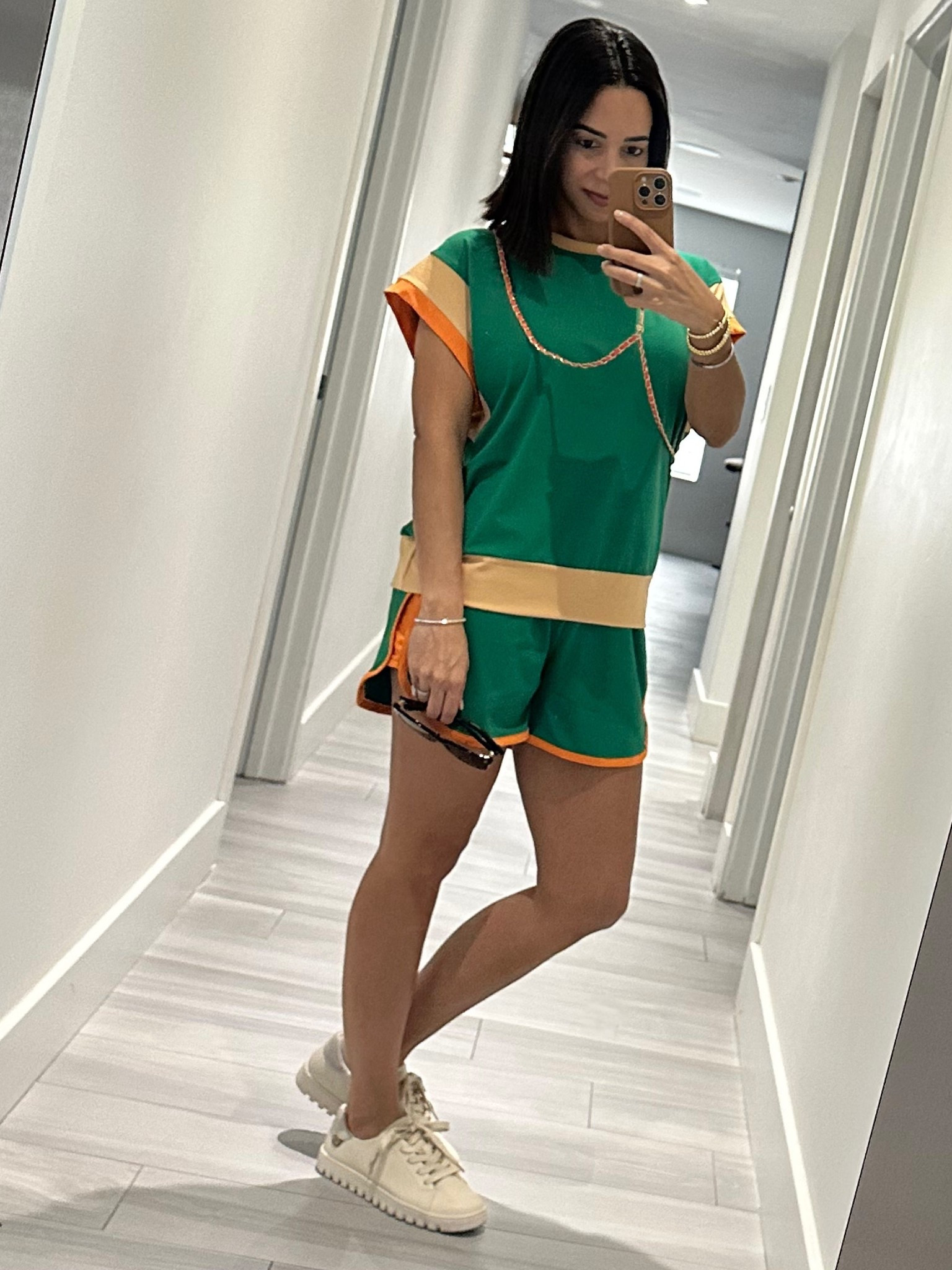 Dressed in 💚/🧡 & ready to cheer!! 🙌🏼 🏈 