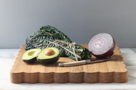 Square Scalloped Cutting Board, Large | etúHOME