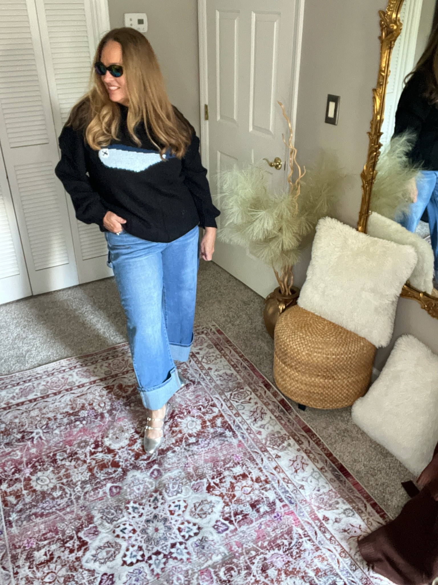 The very popular sweater is now available in the oversized fit. Featuring the iconic fish graphics.

#LTKTravel #LTKWorkwear #LTKSeasonal