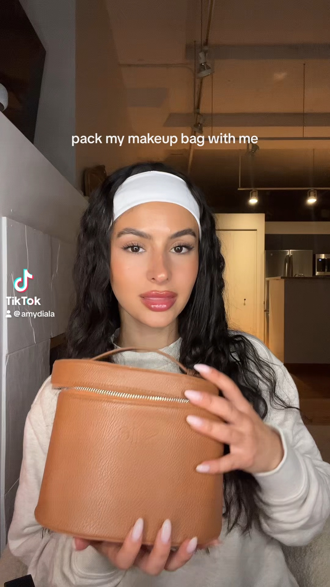 Pack with me
Pack my makeup bag with me
NYFW makeup
NYFW 2024
Everyday makeup


#LTKFindsUnder100 #LTKNYFW #LTKBeauty