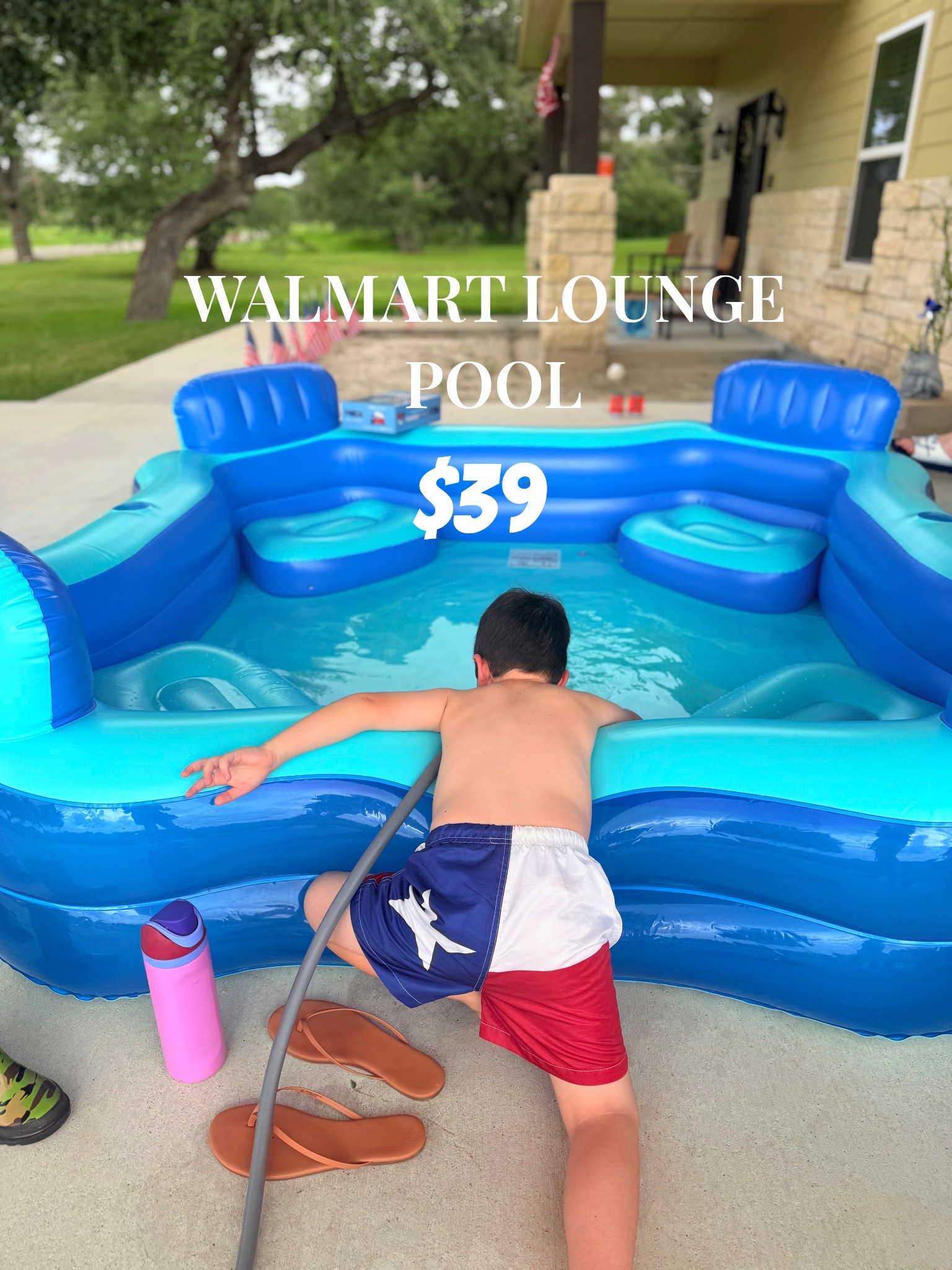 Summer hack! It’s the best lounge pool! And on sale 🥳