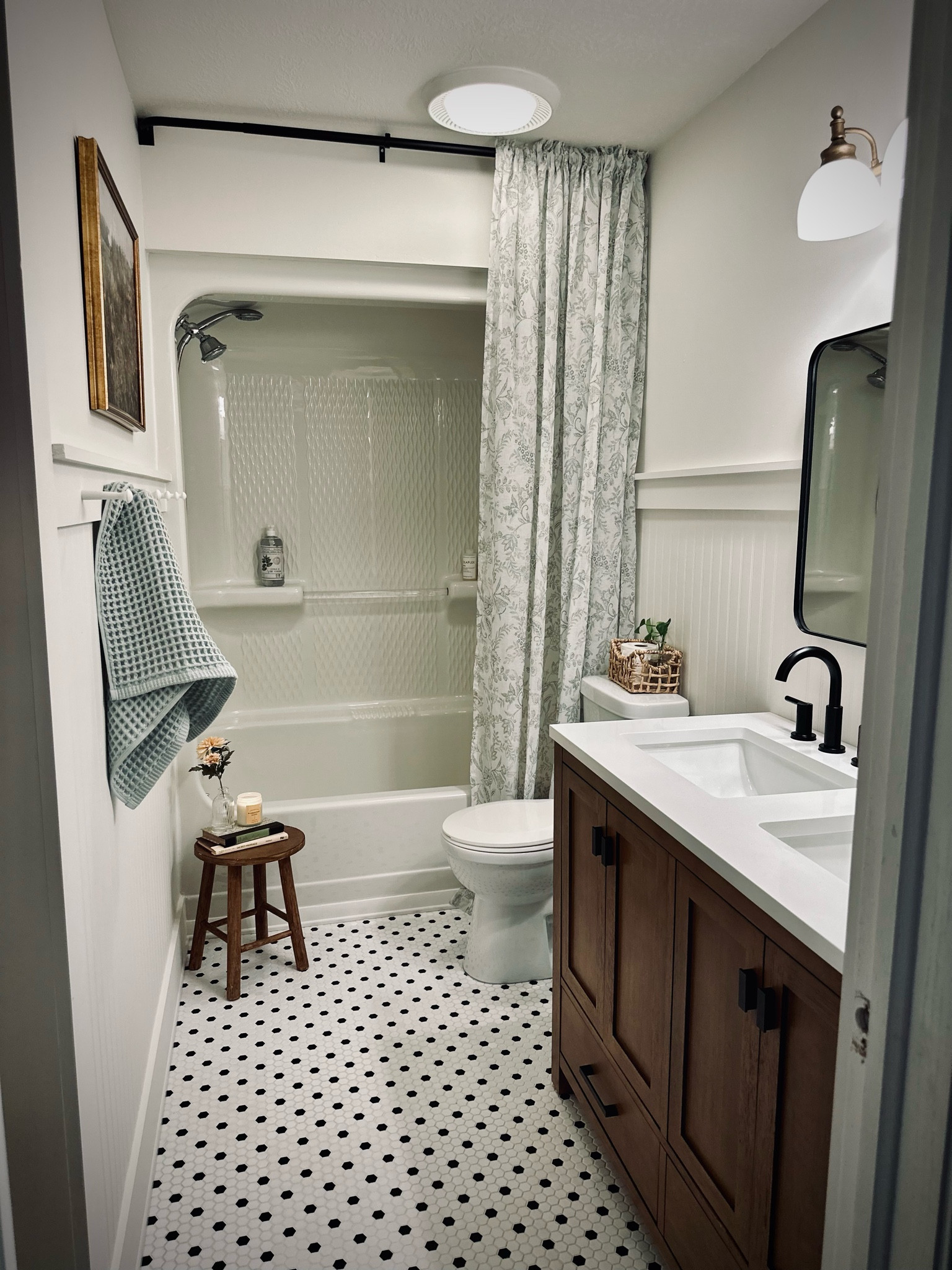 48 inch double vanity.  Shop the entire bathroomm

#LTKhome