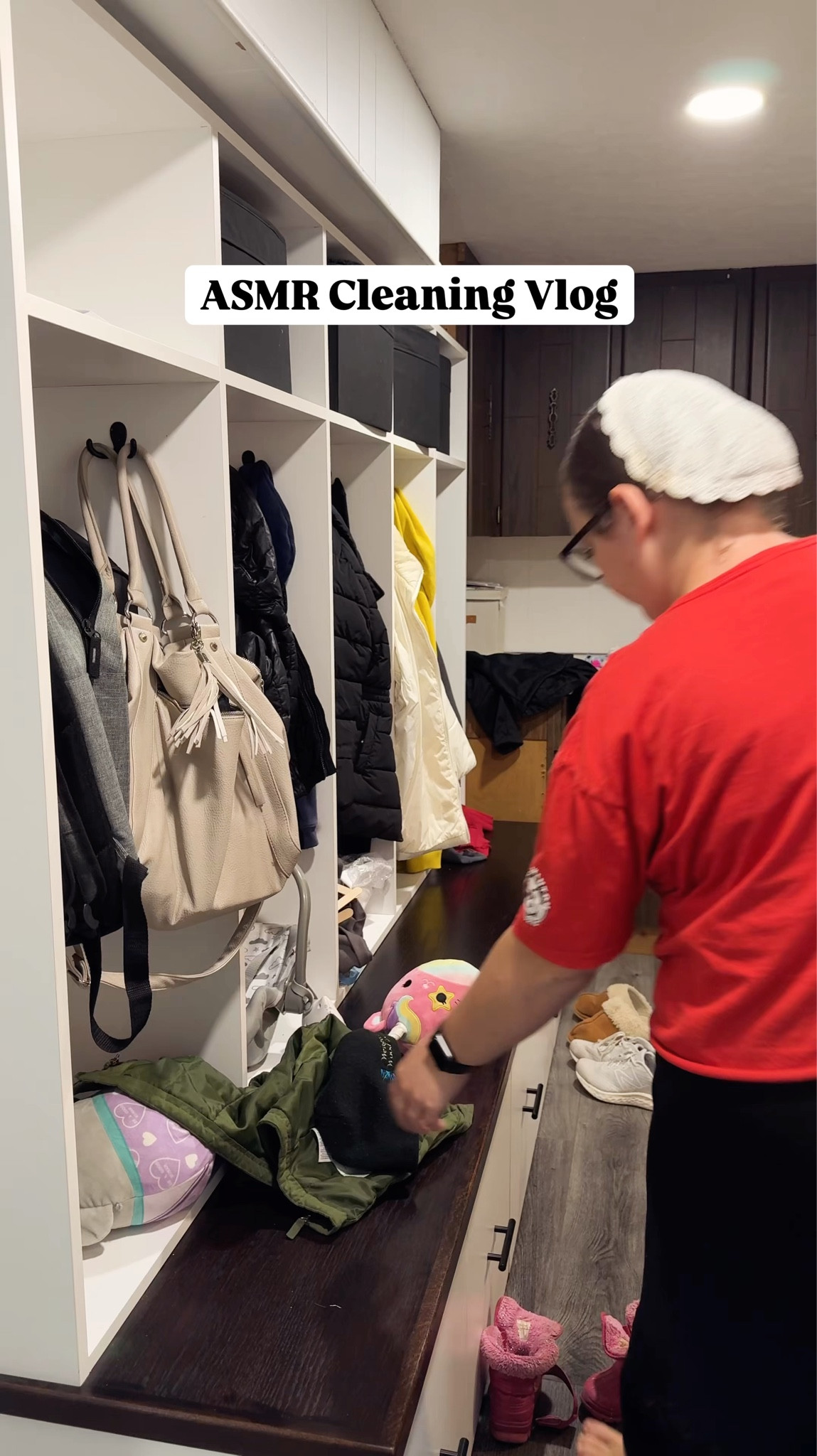 You want a clean & tidy house without cleaning ALL the time?🤭

Here’s my balanced homemaking routine:
- Monday we do a house reset
- Tuesday or Wednesday we clean one area of our house(I have a 3 week cleaning schedule I follow.)
- Friday we do a tiny reset just to prep for the weekend.

This system has really helped me to not feel like I am cleaning every single day. Realistically the resets take 30 minutes give or take, and the weekly cleaning takes 30-90 minutes depending on the area I am cleaning that week.

If you have any questions, feel free to ask them in the comments and be sure to hit follow for more homemaking tips.🤍

Sweeper Mop: @tineco.us 
Sweeper: @sharkhome 
Window Rags: @norwex 
.
.
.
.
#christianhomemaker #cleaningvlog #lizwengerd #cleaningroutine #homemakingroutine 

#LTKdayinmylife #LTKvlog #LTKHome