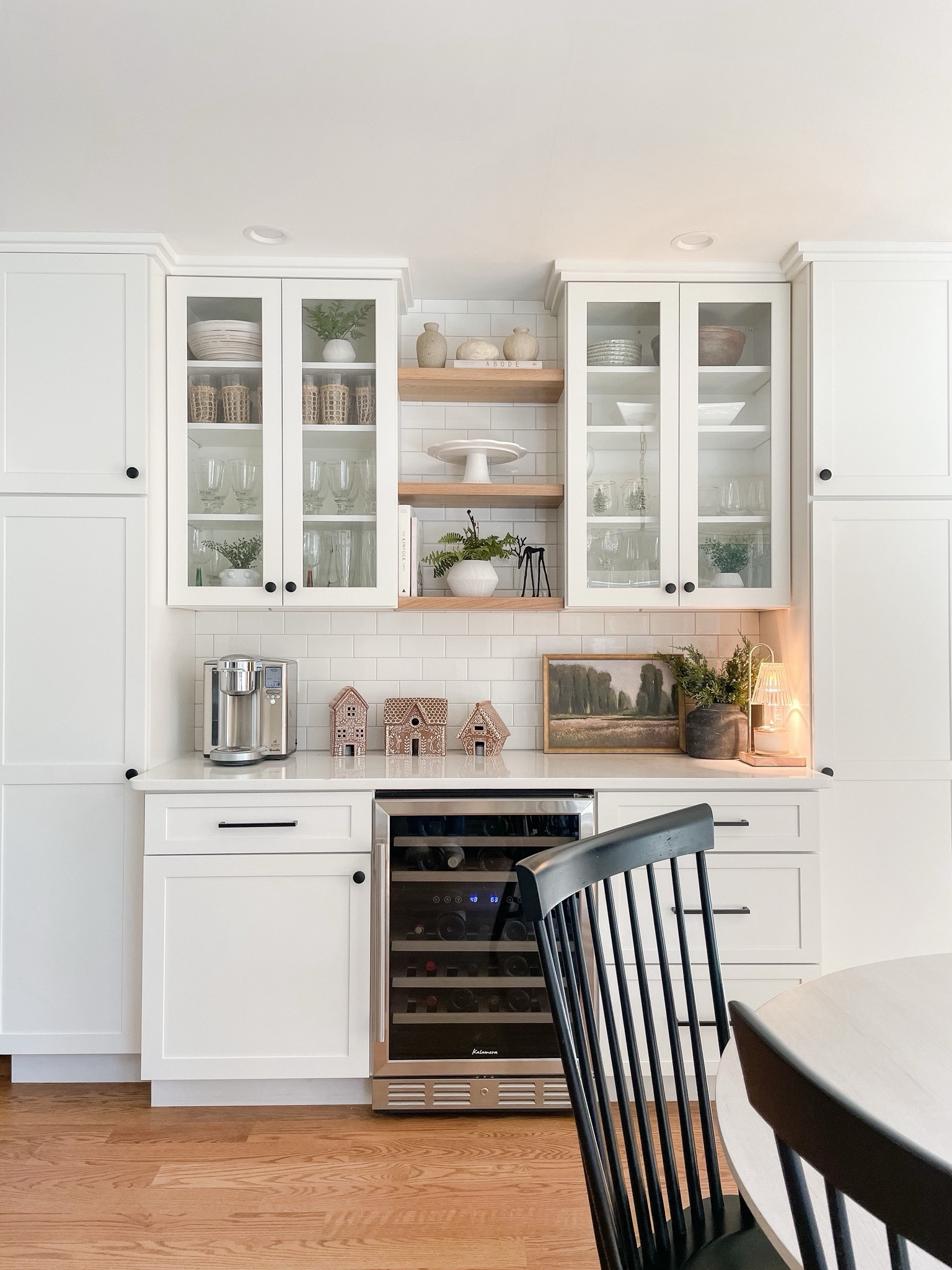 Kitchen home decor, candle warmer, winter decor, holiday decor, vase and stems

#LTKHome #LTKHoliday #LTKSeasonal