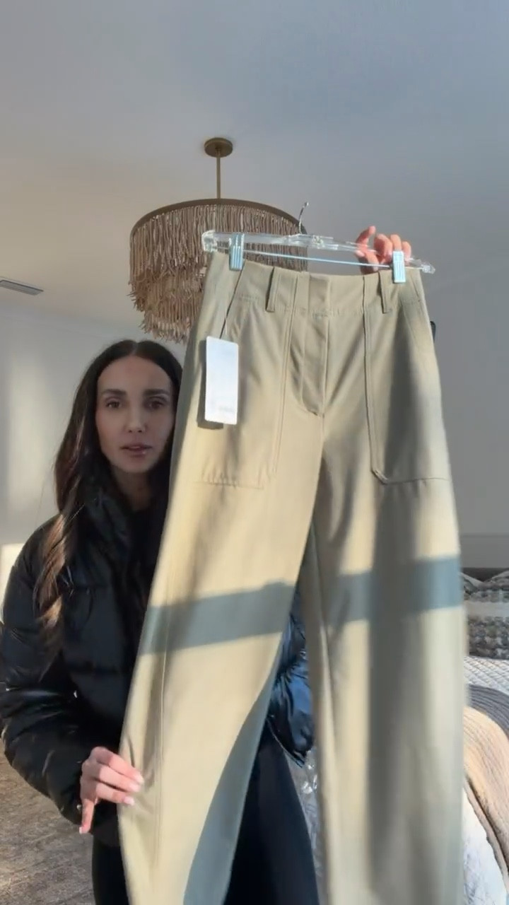 Athleta barrel leg pants, athleta sale, daily deals, athleisure, annabrstyle

#LTKOver40 #LTKActive