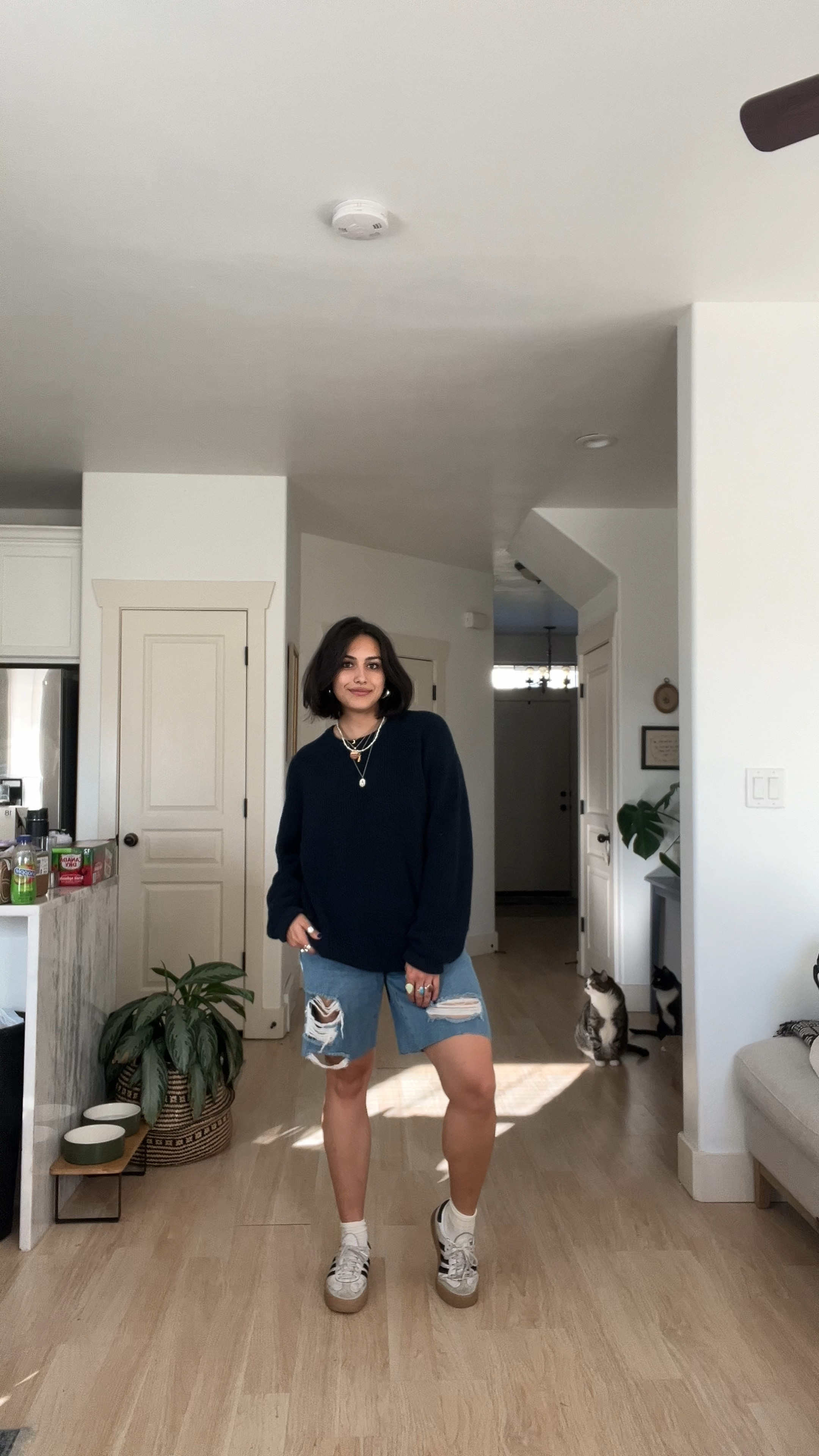 the best oversized navy cable knit sweater!! I got a men’s XL!
