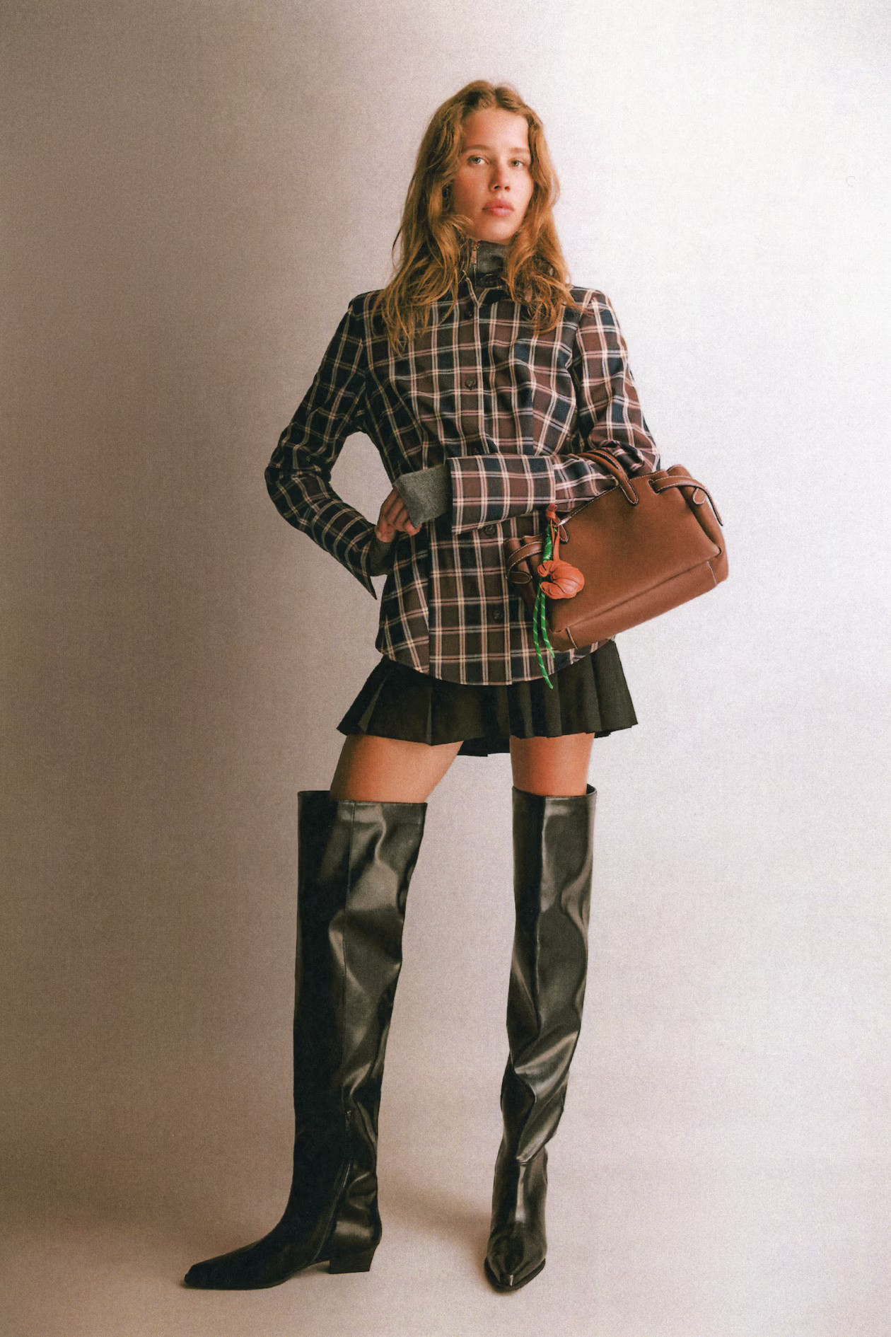 Fitted twill shirt - Khaki green/Checked - Ladies | H&M GB | H&M (UK, MY, IN, SG, PH, TW, HK)