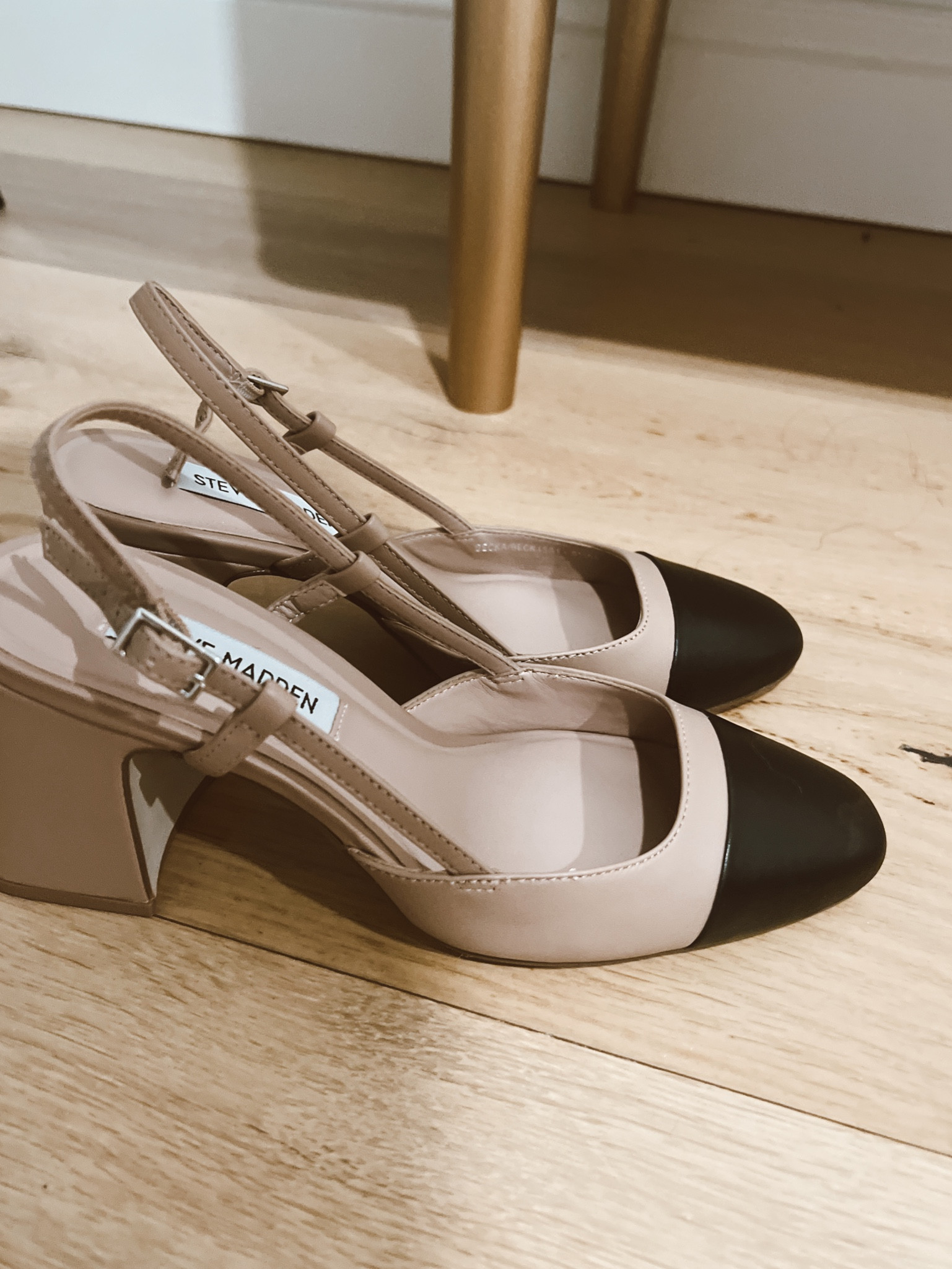 Steve Madden heels are so comfortable and stylish! They are from Nordstrom and I love! 

Shoes, interview shoes, fancy shoes, Kate spade dupe, closed toe shoes, heels, closed toe heels, Nordstrom finds, shoes under 100

#LTKshoecrush #LTKSpringSale #LTKfindsunder100