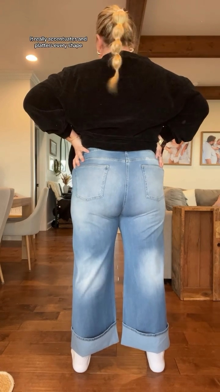 I loveeee this color jean! You will not regret buying these jeans!! 

Linked in bio under tts showcase and in tts finds highlight!

@halara_official 
#halara #halarajeans
#backtoschool
#8Dfit #8Dfithalarajeans
#halaraflexdenim
#TikTokShopNewArrivals
#creatorsearchinsights

#LTKGiftGuide #LTKPlusSize #LTKStyleTip