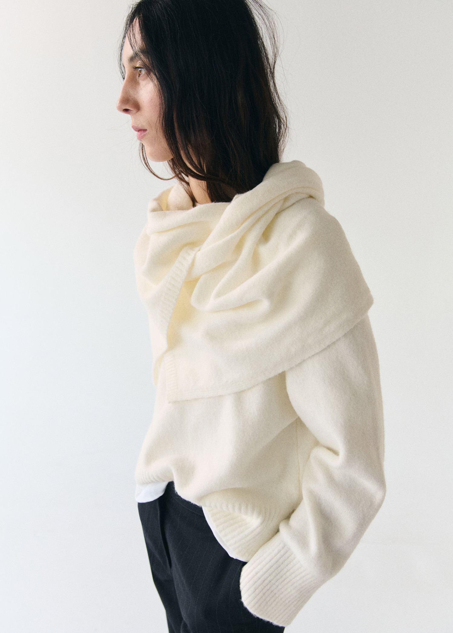 Knitted sweater with scarf | MANGO (UK)