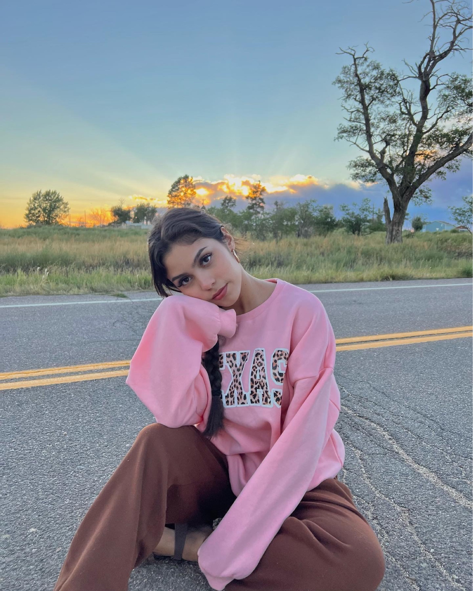 Texas pink hoodie in size M
Sweats Set in size M
Use my discount code “15mireyaax4” for an additional 15% off 💕

#LTKSeasonal #LTKHoliday