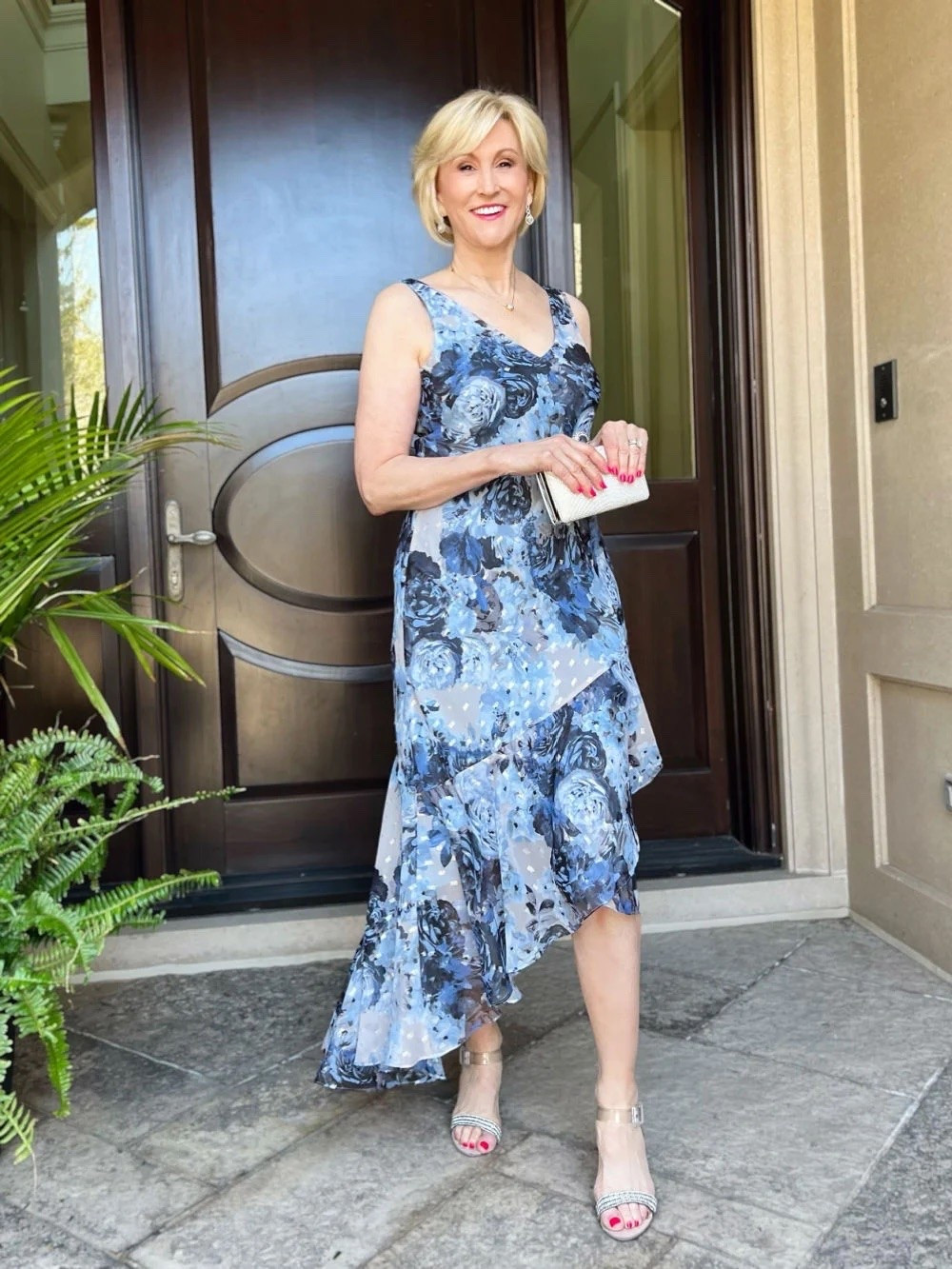 I’m loving this gorgeous rose-patterned asymmetrical dress from Alex Evenings—the flowy hem and beautiful print make it feel special without being overly fussy. It’s one of those dresses you can slip into and instantly feel a little more dressed up. Perfect for a wedding, special dinner, or any occasion where you want to make an entrance. ✨

#LTKWedding #LTKOver40 #LTKSeasonal