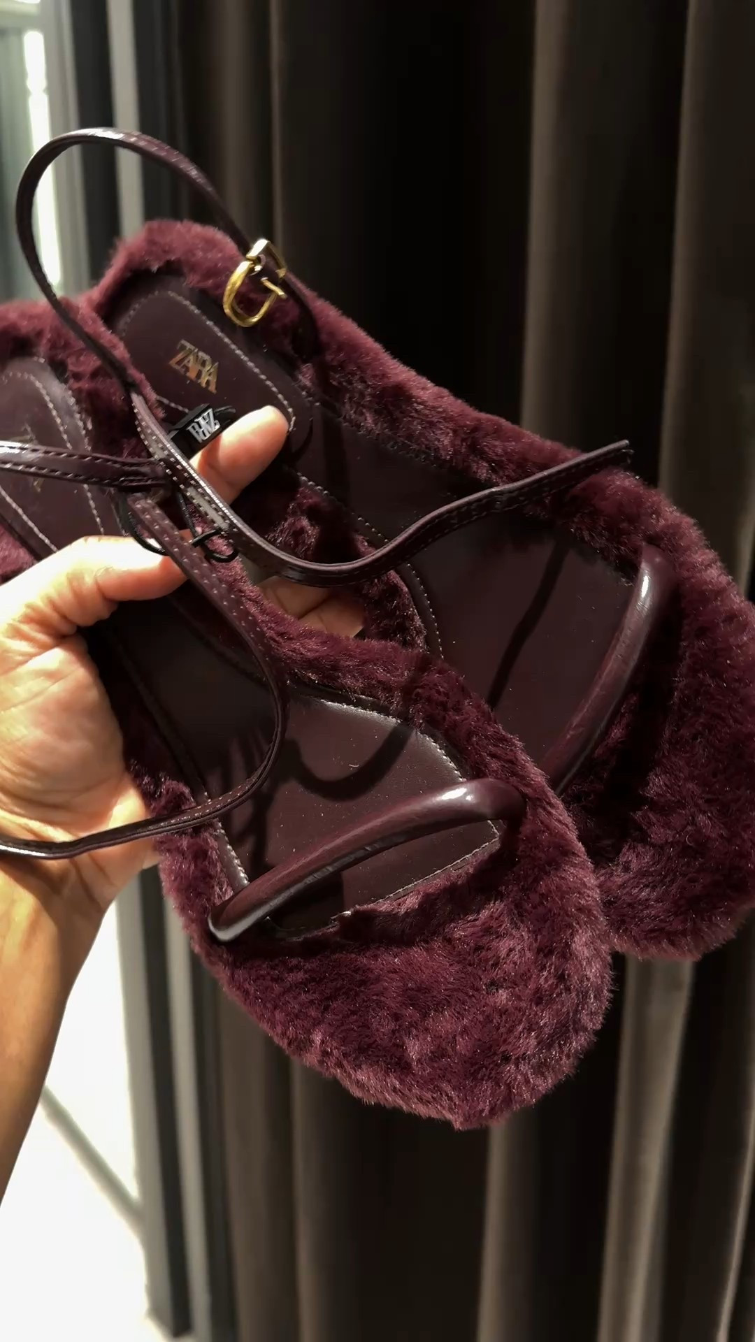 These are absolutely my new favorite shoe of the fall! Zara most definitely is coming through with the fall pieces. So many options for these. 