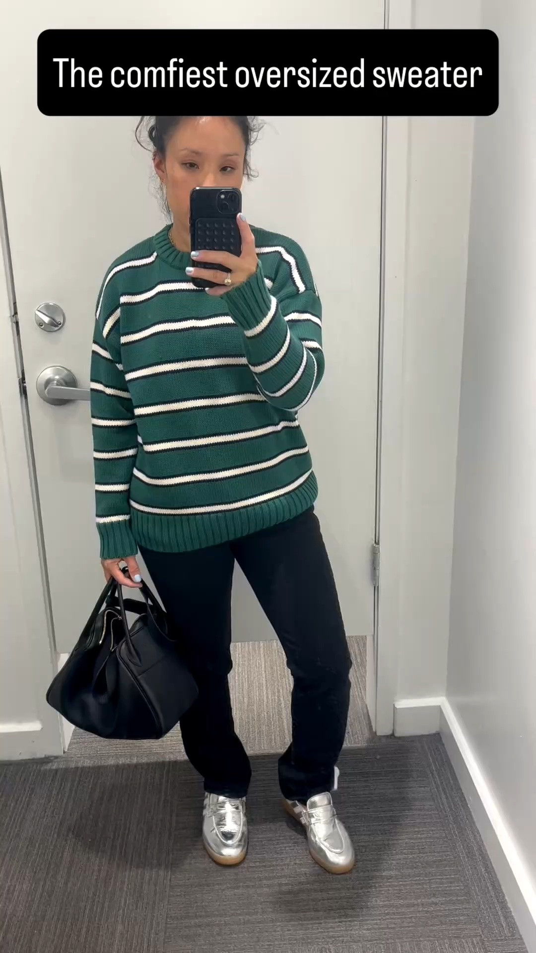 Easy outfit. Oversized sweater.