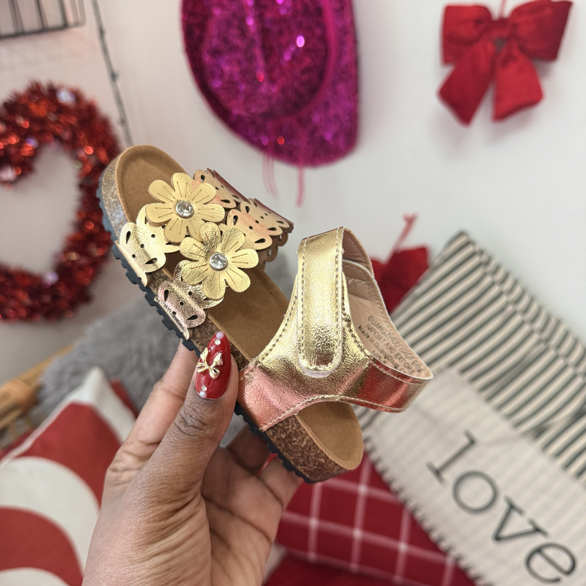 Spring shoes for toddlers are always dangerously cute 😭🌷

Bright colors
Soft neutrals
Fun prints
Easy to put on
Comfy for all day wear

These are the pairs that go with dresses, denim sets, and everyday play looks.

Shop the super cute spring shoes I picked out for your little ones.

#ToddlerSpringStyle #KidsFashion #SpringOutfits #MomApproved #MiniMeStyle #AtlantaCreator #ShoppingWithPriiincesss

#LTKootd #LTKKids #LTKBaby