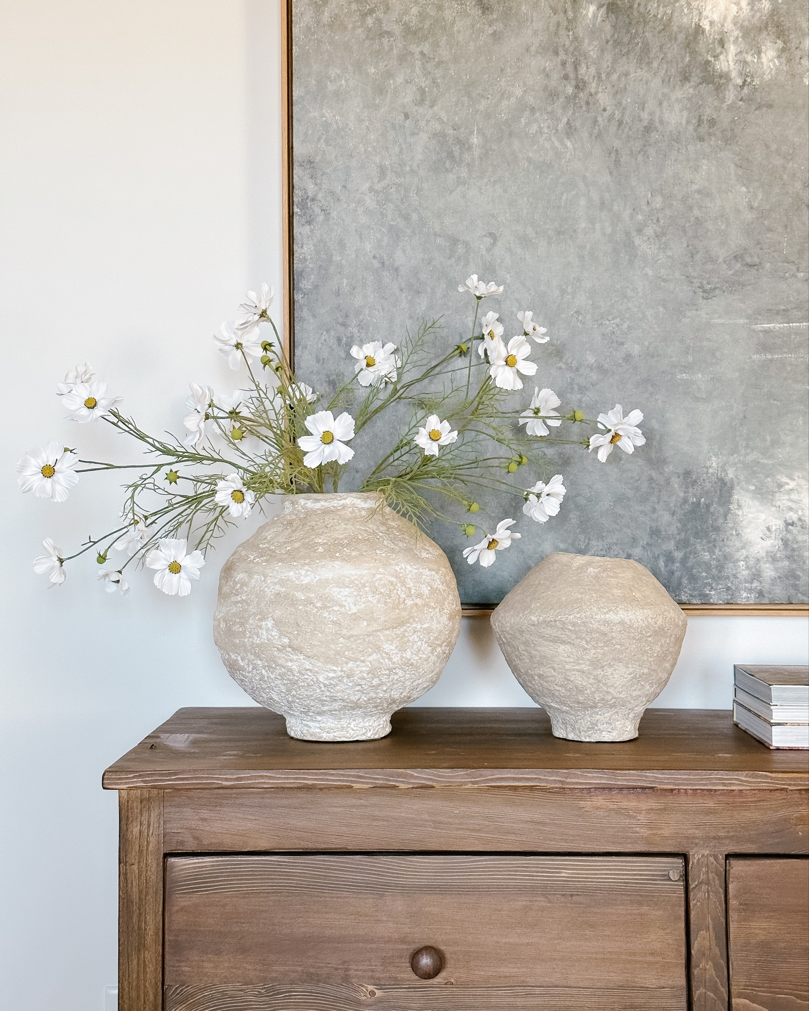 Beautiful paper mache vases and stems to welcome spring! Perfect for a console table in an entryway!

#spring #springstem #springstems #springrefresh #springentryway #daisies #fauxflorals #fauxstems #entryway #consoletable #entrywaytable #tablelamp #tabledecor #entrywaydecor


#LTKStyleTip #LTKSeasonal #LTKHome