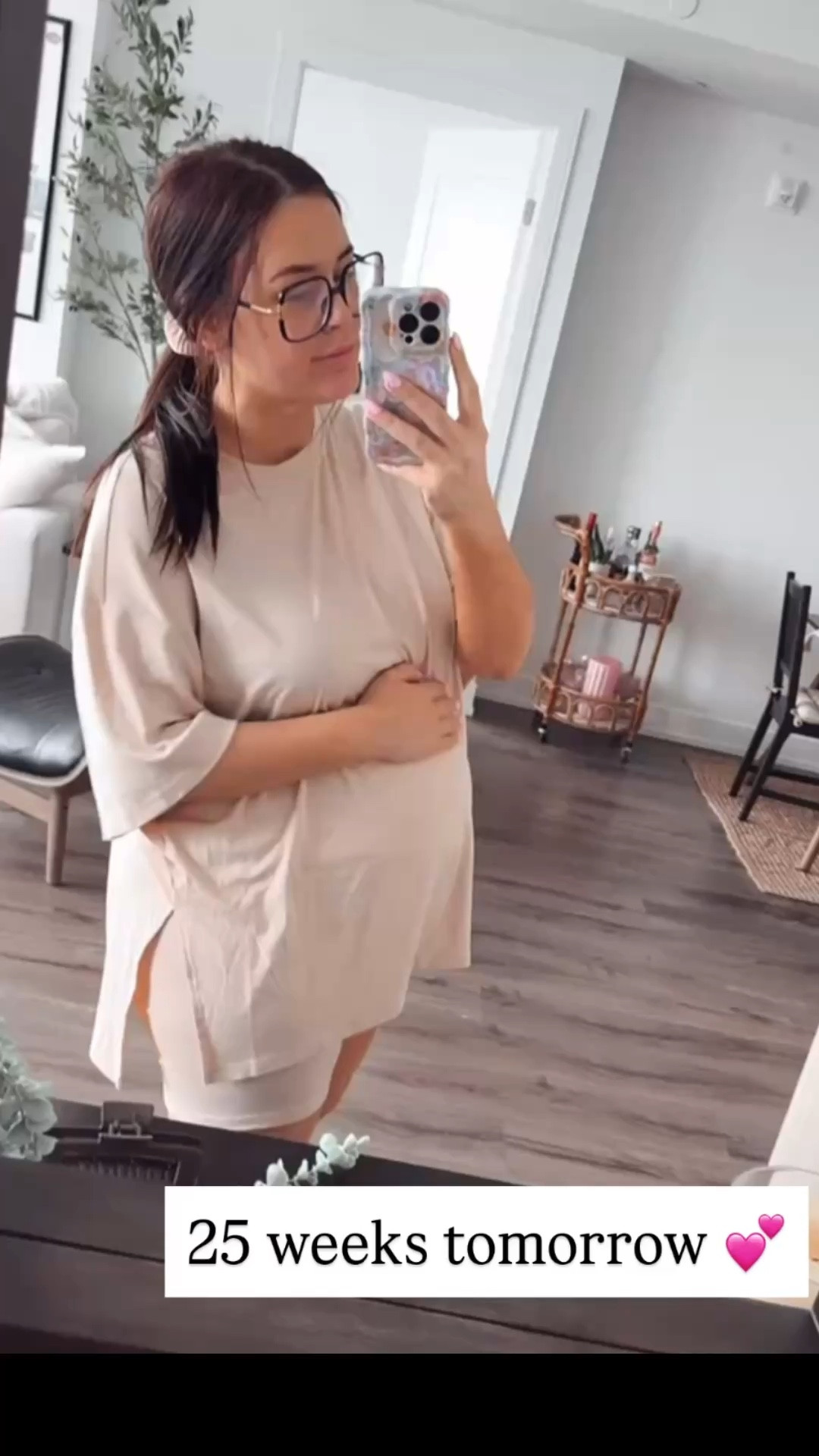 The comfiest bump friendly but non maternity set! I’m currently 5’4” 192lbs and wearing an XL but could’ve sized down! If not pregnant I’d do either true to size or size down! 

#LTKstyletip #LTKmaternity #LTKsummer