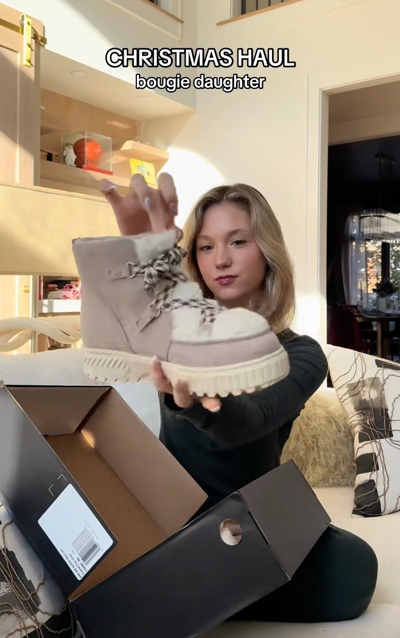 Bougie Daughter 2025 Christmas Haul

#LTKHoliday #LTKootd #LTKGiftGuide