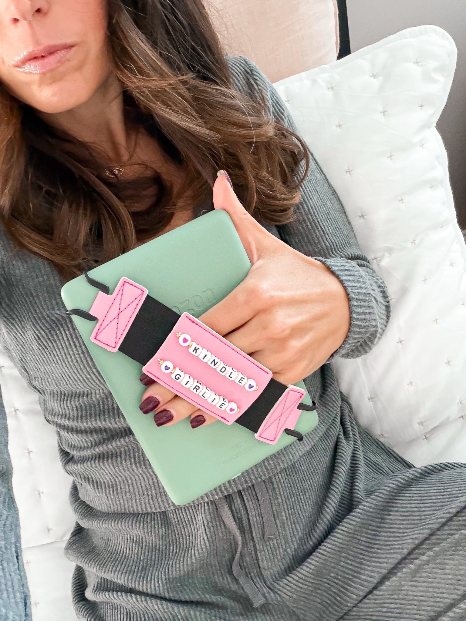 The  cutest thing for the Kindle girlie!
This beaded grip holder is under $10 and makes your Kindle so much easier (and cuter) to hold. The perfect gift idea for any reader 📚✨
#target

#LTKmomlife #LTKdayinmylife #LTKOver40