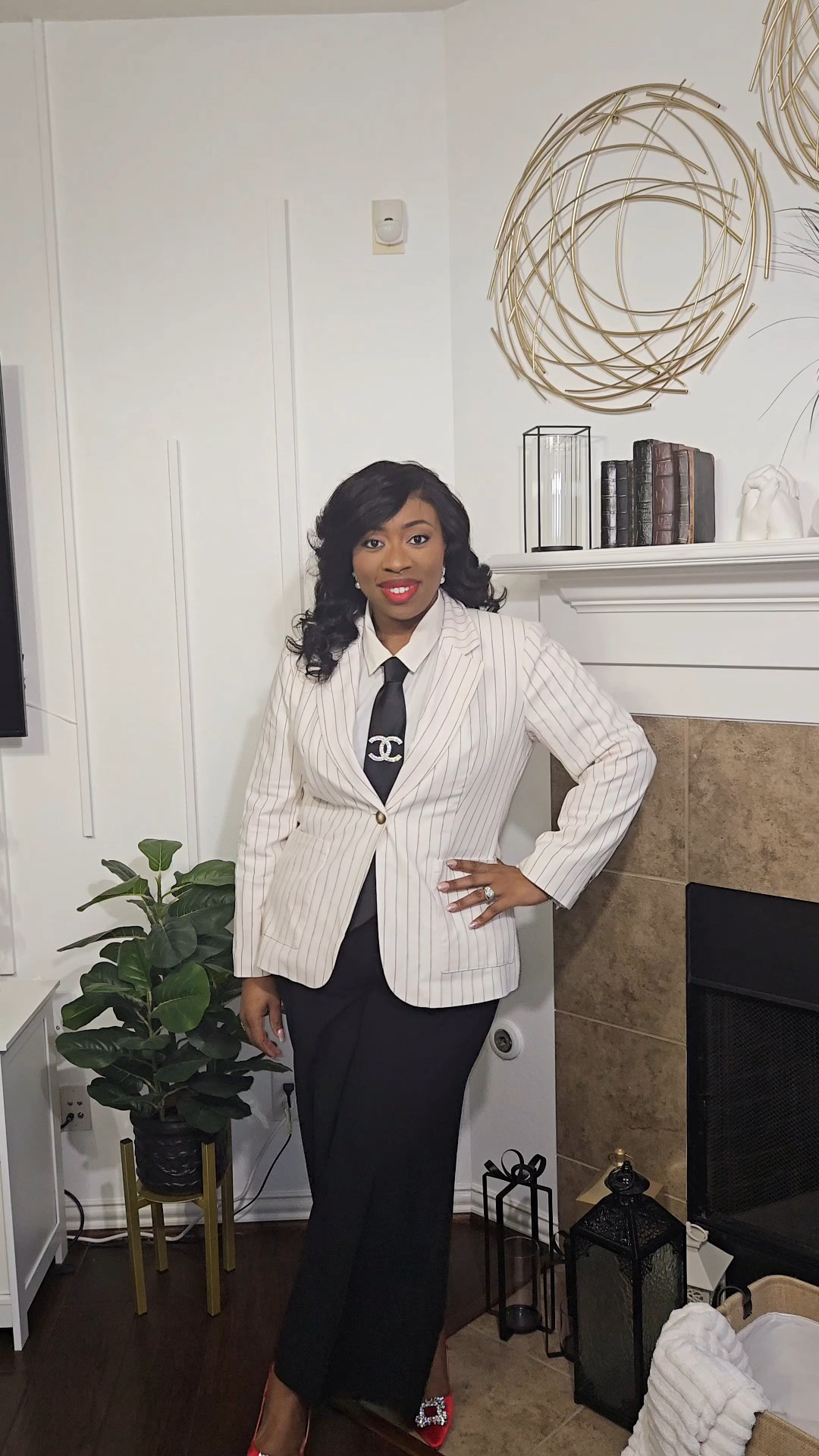 Black & white is always classy. Add a pop of colors and make it sassy.

#LTKgrwm #LTKootd #LTKPlusSize