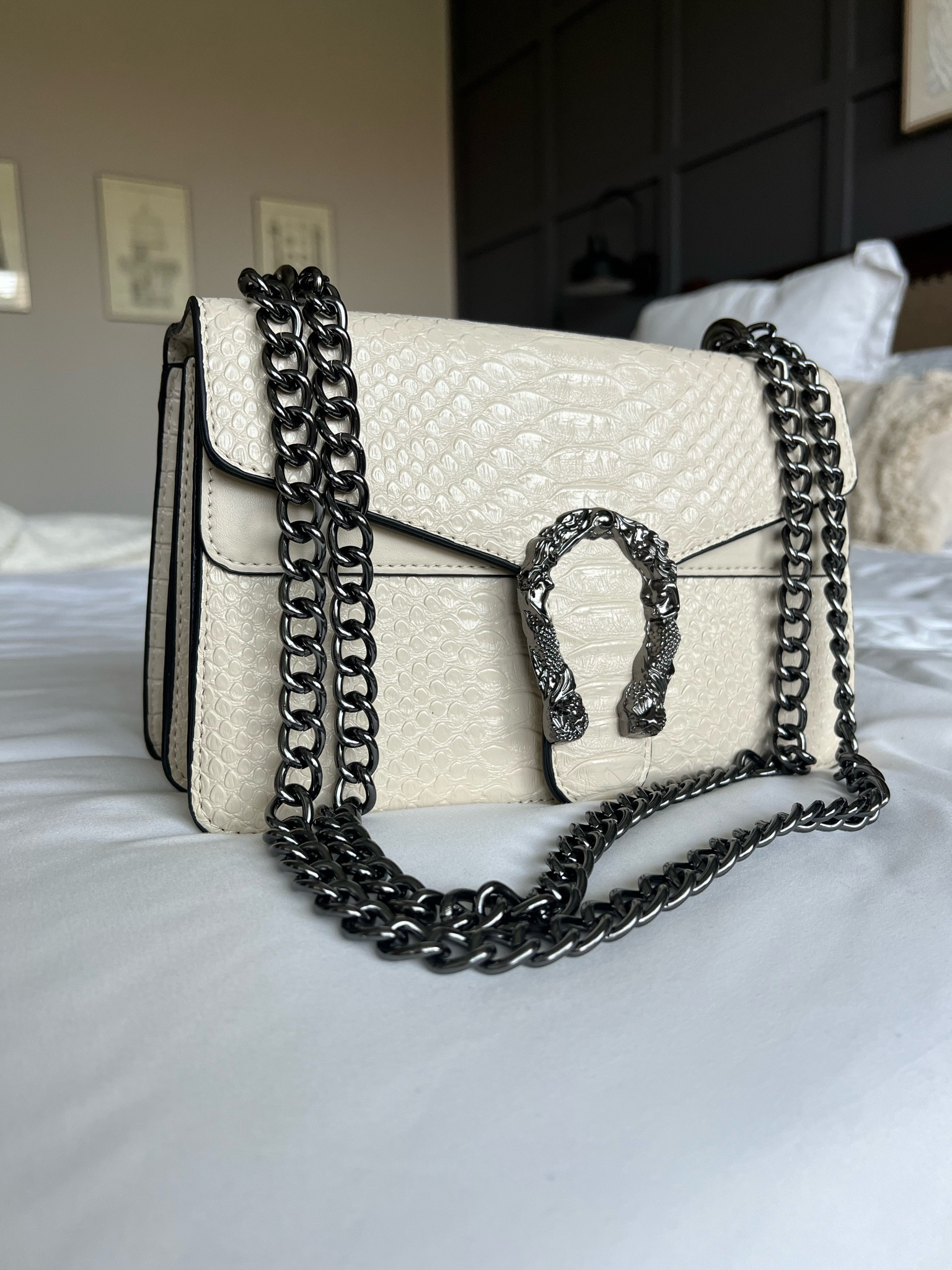 It really is a good dupe. 