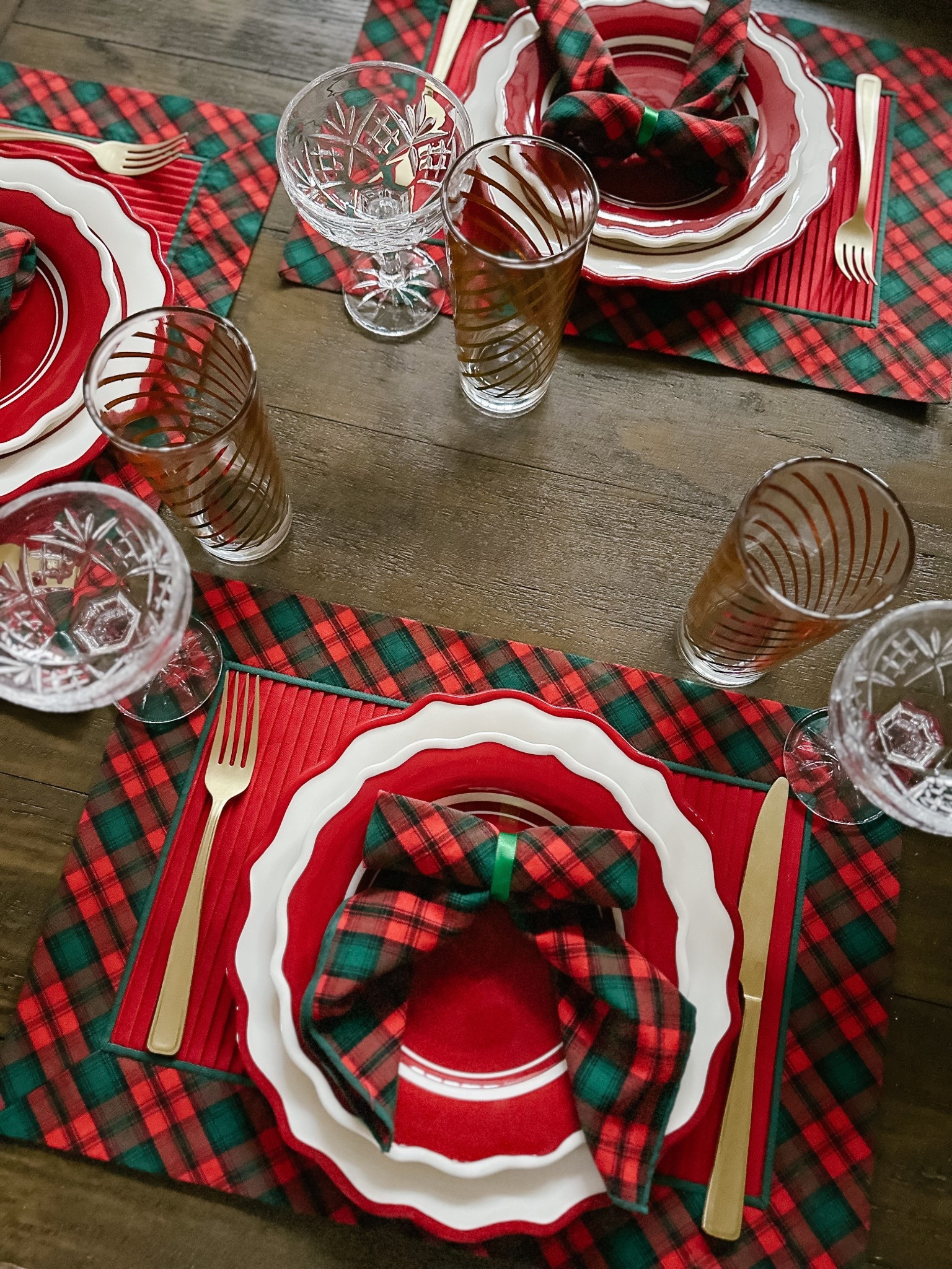Christmas Tablescape ❤️

#LTKSeasonal #LTKHome #LTKHoliday