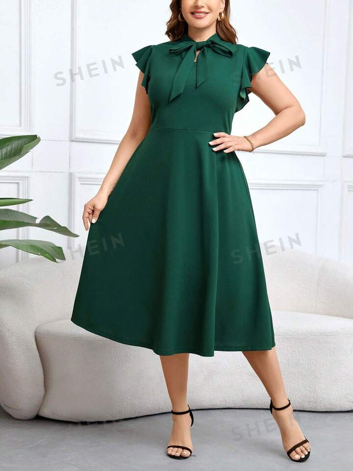 SHEIN Clasi Plus Size Women's Elegant Flying Sleeve Flare Green Dress | SHEIN