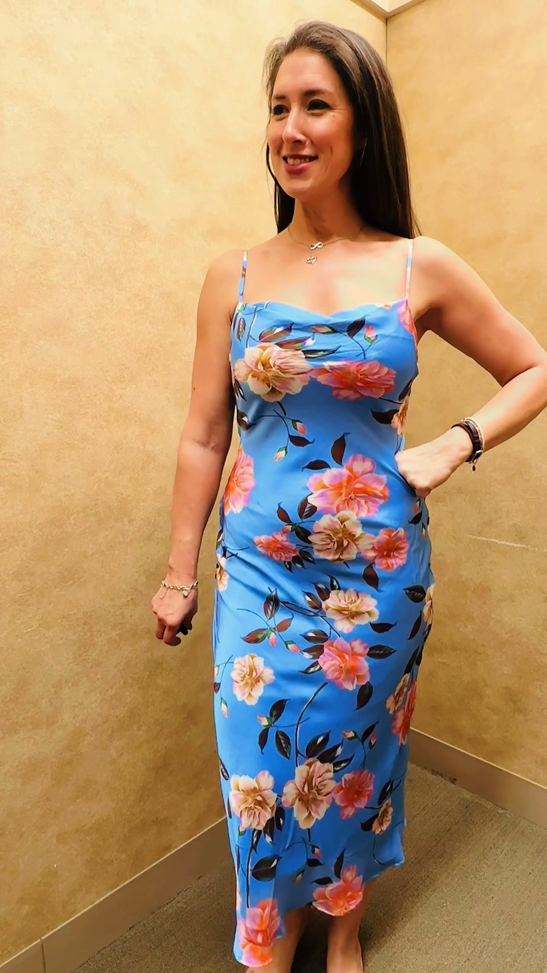 Beautiful spring and summer dresses are available on my digital Daisy LTK app. I am 5‘10“ tall, 38D, large, 10–12. ￼

#LTKActive #LTKTall #LTKBeauty