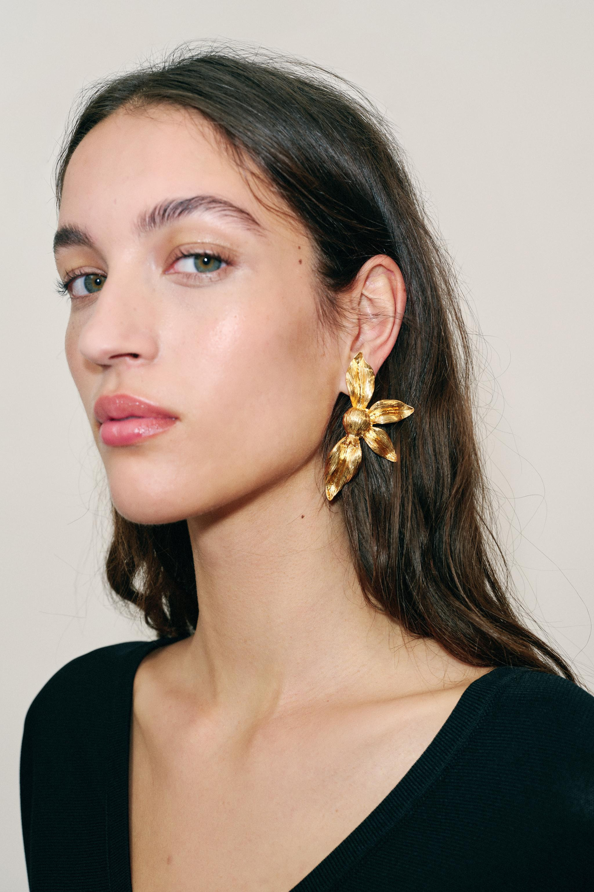 FAN FLOWER EARRINGS | Zara US