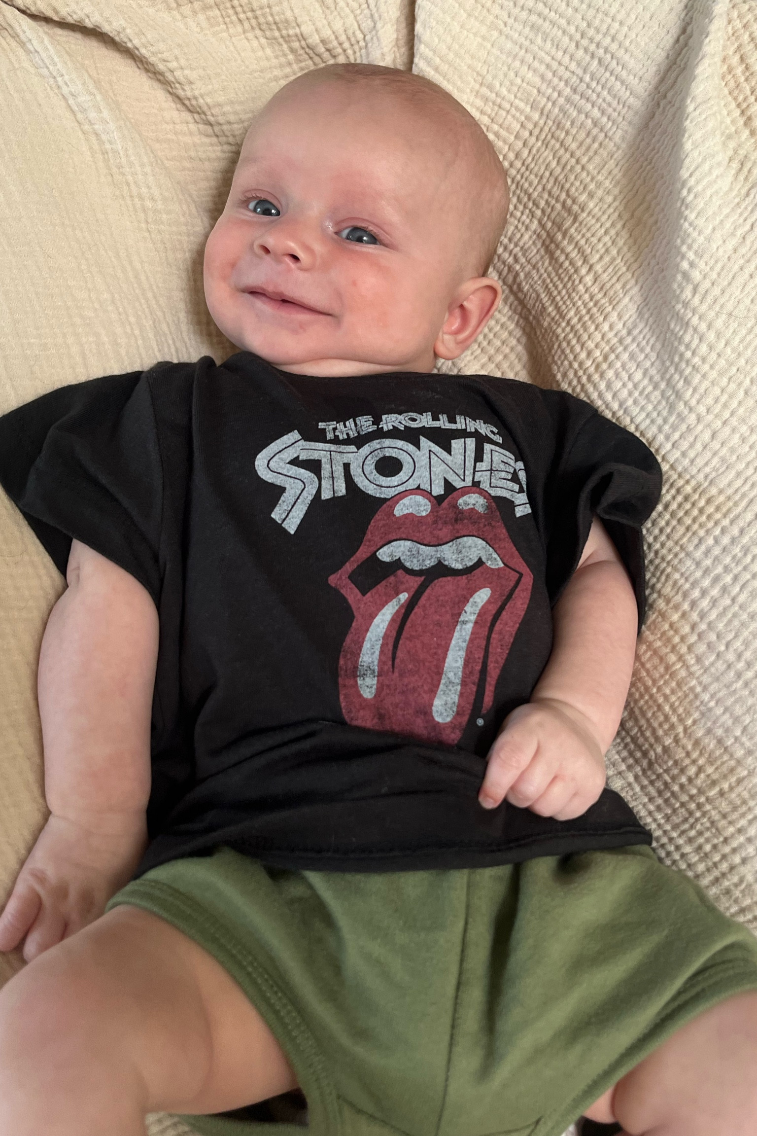 Target Rolling Stones band tee size:12M 
Target Cat & Jack shorts 
Size: 0-3M 

#LTKFamily #LTKKids #LTKBaby