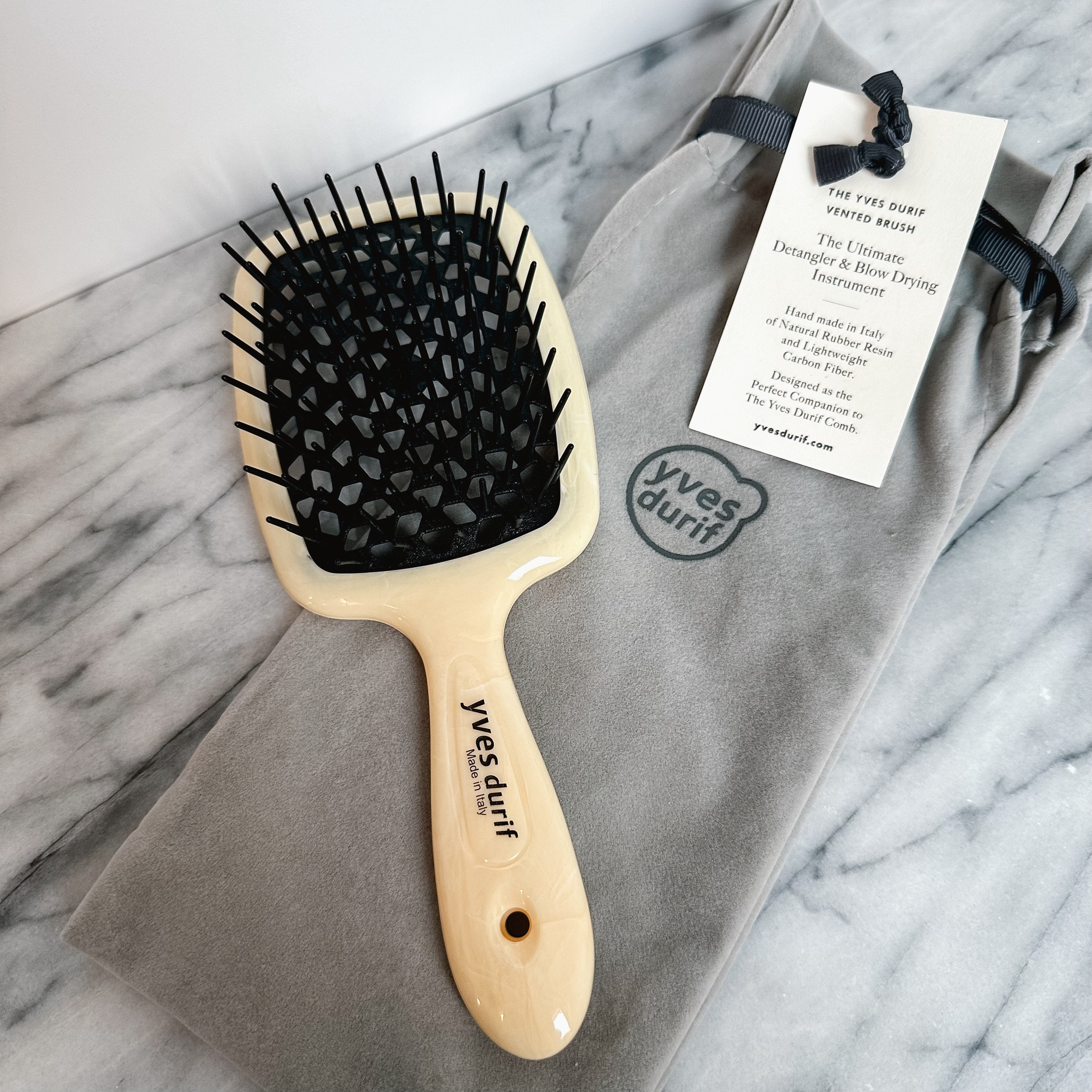 Read the full review of the Yves Durif Vented brush and see it compared to it’s Amazon dupe on IG @thingsbloggersliedabout  