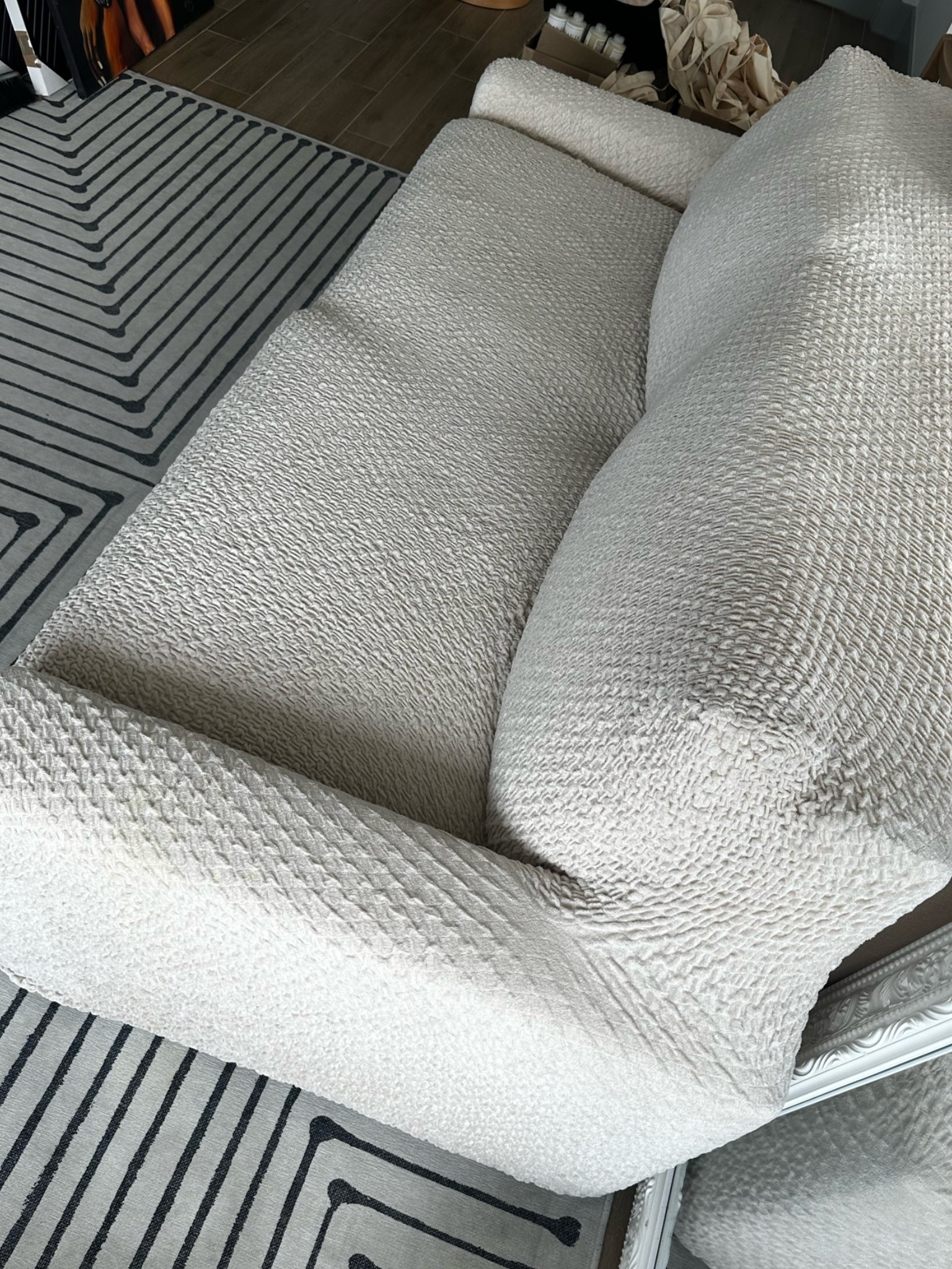 This @Wayfair sofa cover is an easy way to give your living room a fresh, cozy update.
#Wayfair #SofaCover #HomeRefresh #LivingRoomDecor #HomeFinds

#LTKselfcare #LTKHome #LTKOver40