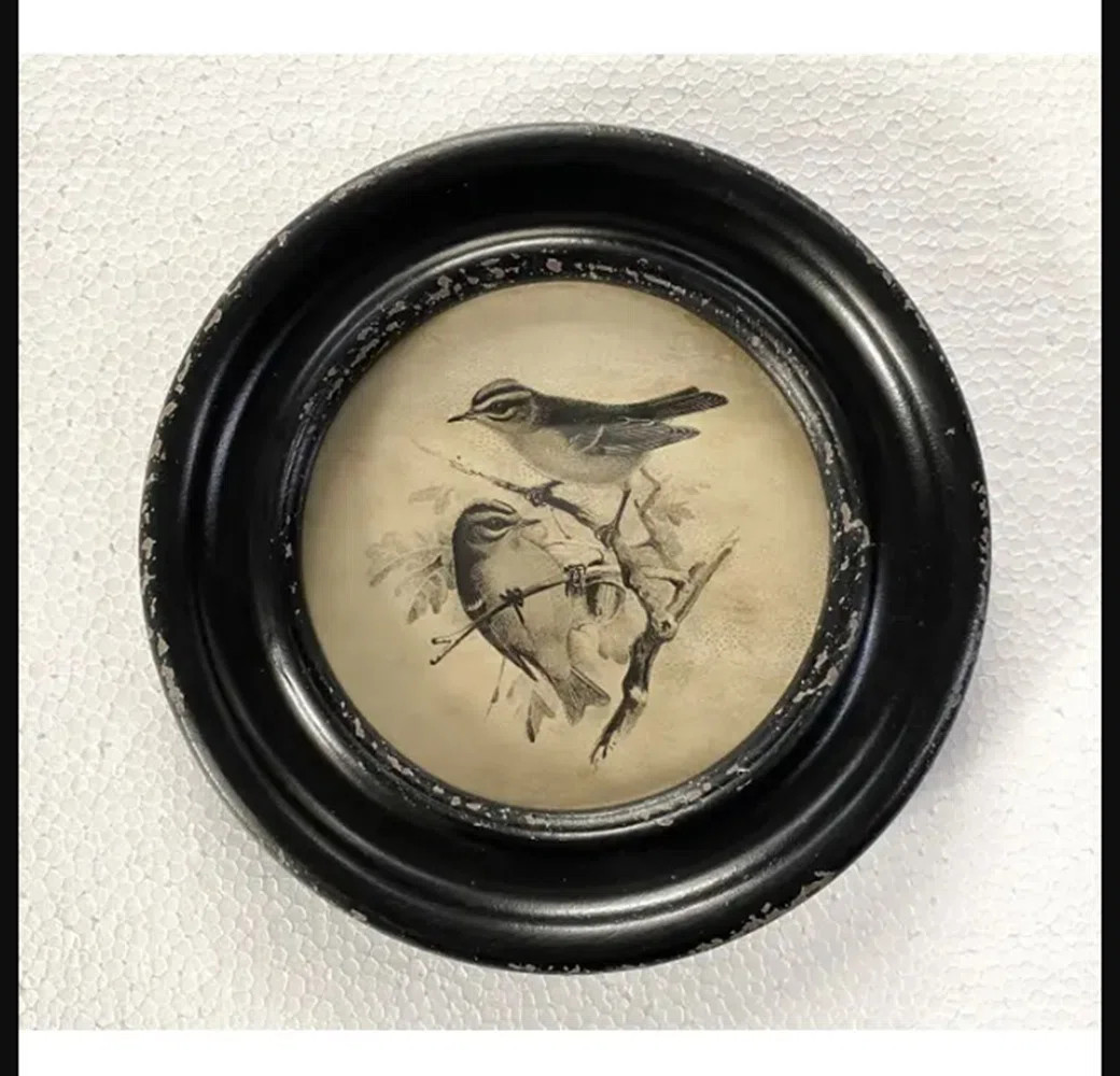 Round Victorian Wall Art With Two Birds | Wayfair North America