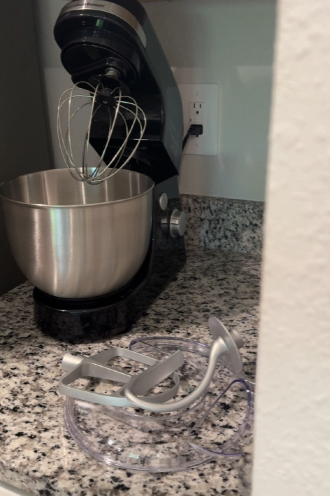 Obsessed with my new Hamilton Beach stand mixer – it has made my life so much easier!


Home fines, kitchen finds, baking essentials, cooking finds

#LTKHome #LTKWatchNow #LTKSaleAlert