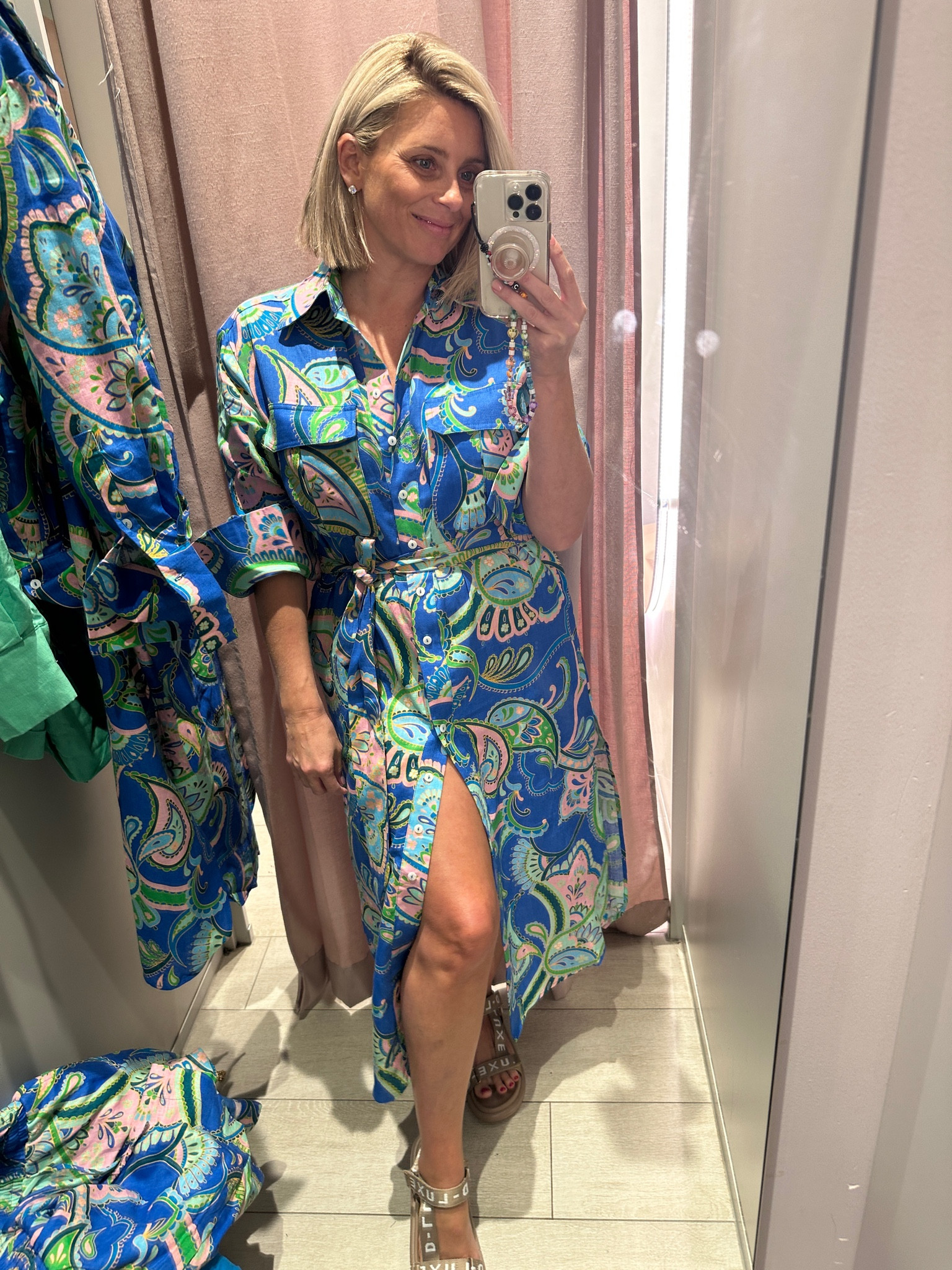 The print of this dress caught my eye when I walked through the shops and I HAD to try it on. 
I love a good shirtdress and this is a perfect summer ‘throw on and go’ dress which can easily take you from a casual workday to lunch or an event. I’d wear it with metallic accessories  

#LTKaustralia #LTKHoliday #LTKstyletip