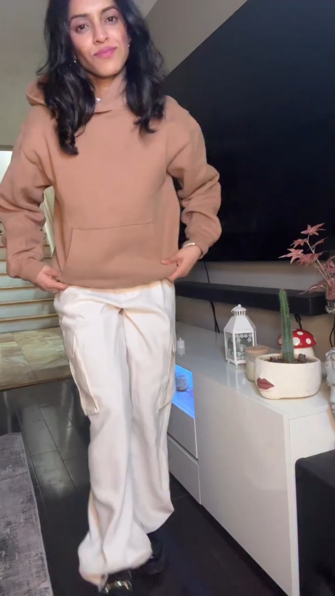 Tips to style a hoodie as a chic cozy evening outfit! 

Hoodie @aritzia 
Pants @garageclothing 
Loafers @hm

#LTKstyletip #LTKshoes #LTKcanada