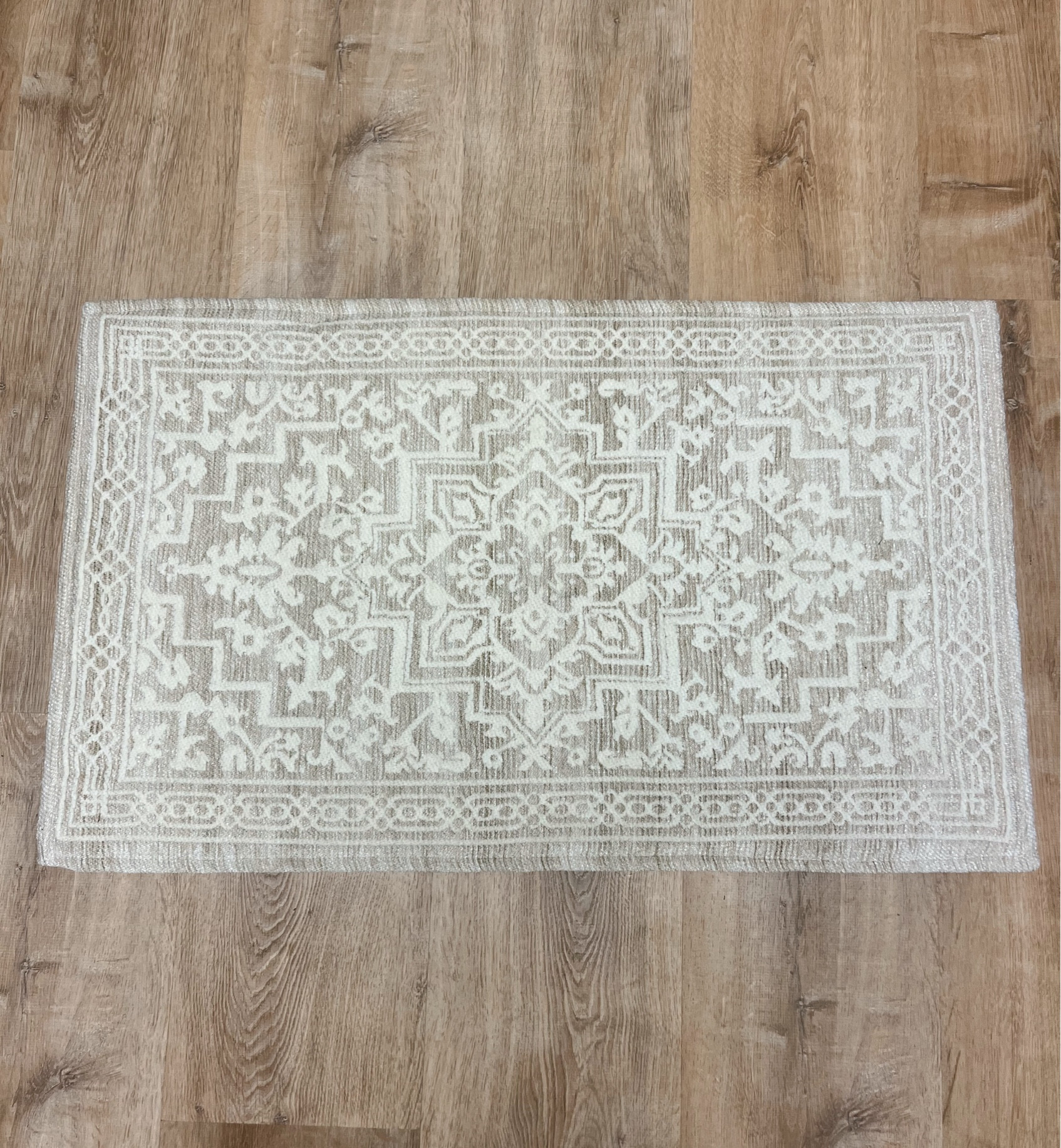 This cloudwalk kitchen mat is under $15!!! 😍

Kitchen rug
Bath mat
Rug

#LTKfindsunder50 #LTKhome #LTKsalealert