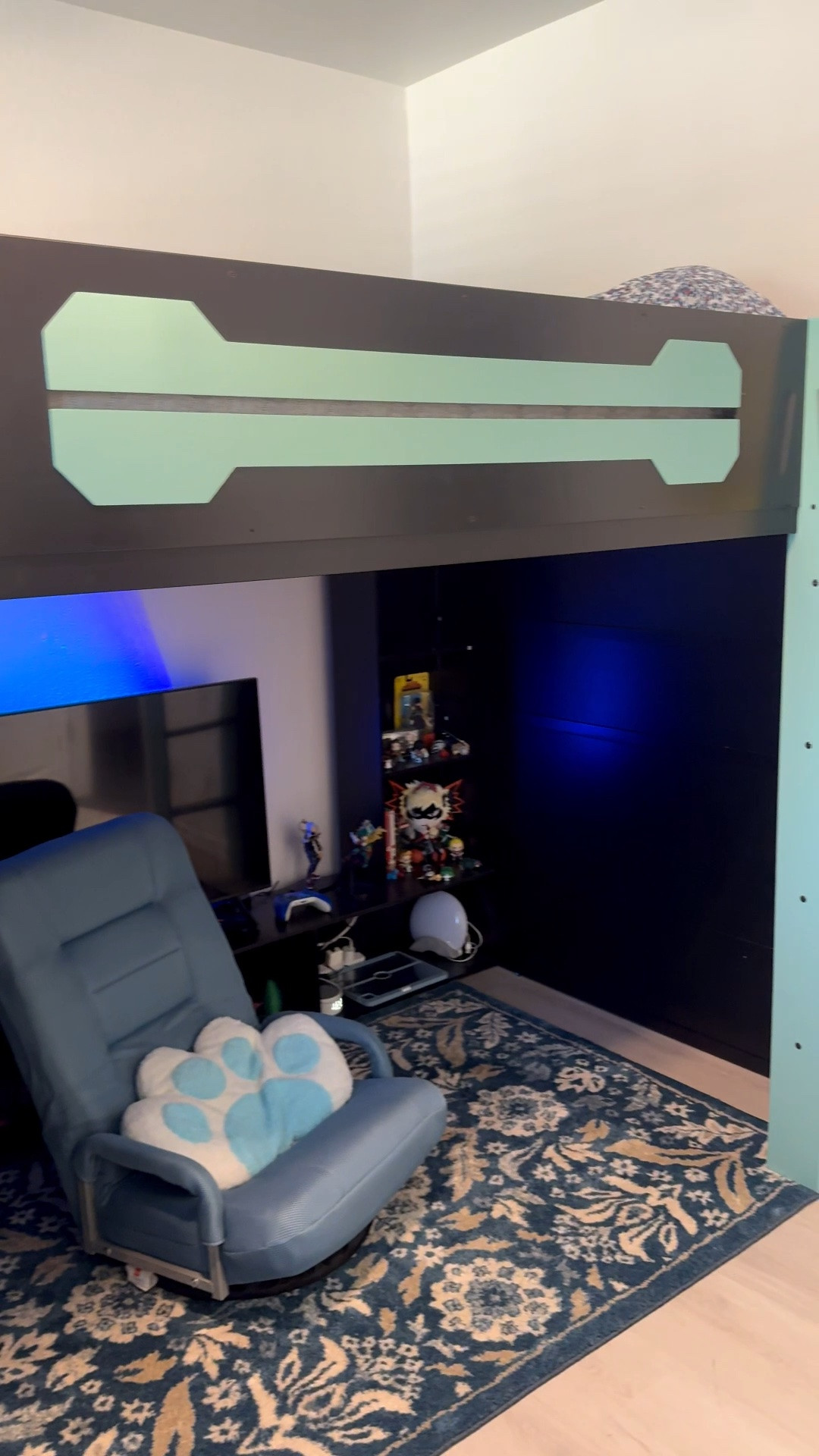 The teen girl in me is so happy for my daughter’s room. Coolest room ever!

#LTKSaleAlert #LTKHome #LTKKids