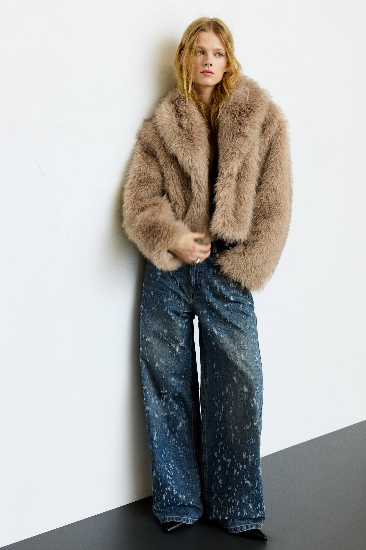 Short faux fur coat - pull&bear | PULL and BEAR UK