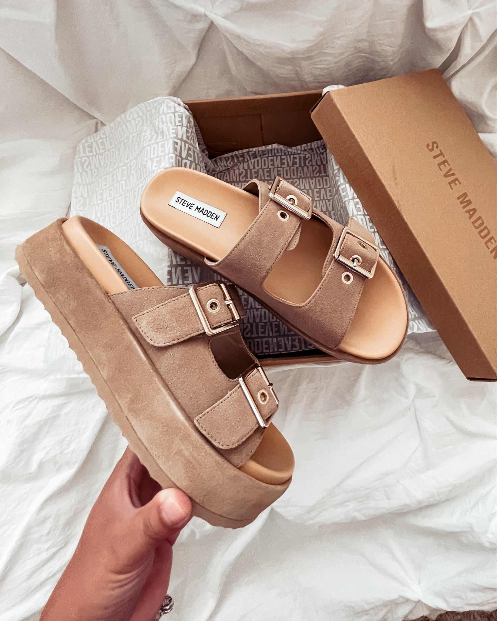 { platforms ❥

• Steve Madden Katie Platform Slide Sandals in Taupe Suede - 9.5
** I always size up one in Steve Madden shoes ** 

NSale . Nordstrom Anniversary Sale . Summer Sandals . Platform Sandals . Modern Rez Girl Aesthetic } #LTKxNSale 

#LTKSaleAlert #LTKShoeCrush