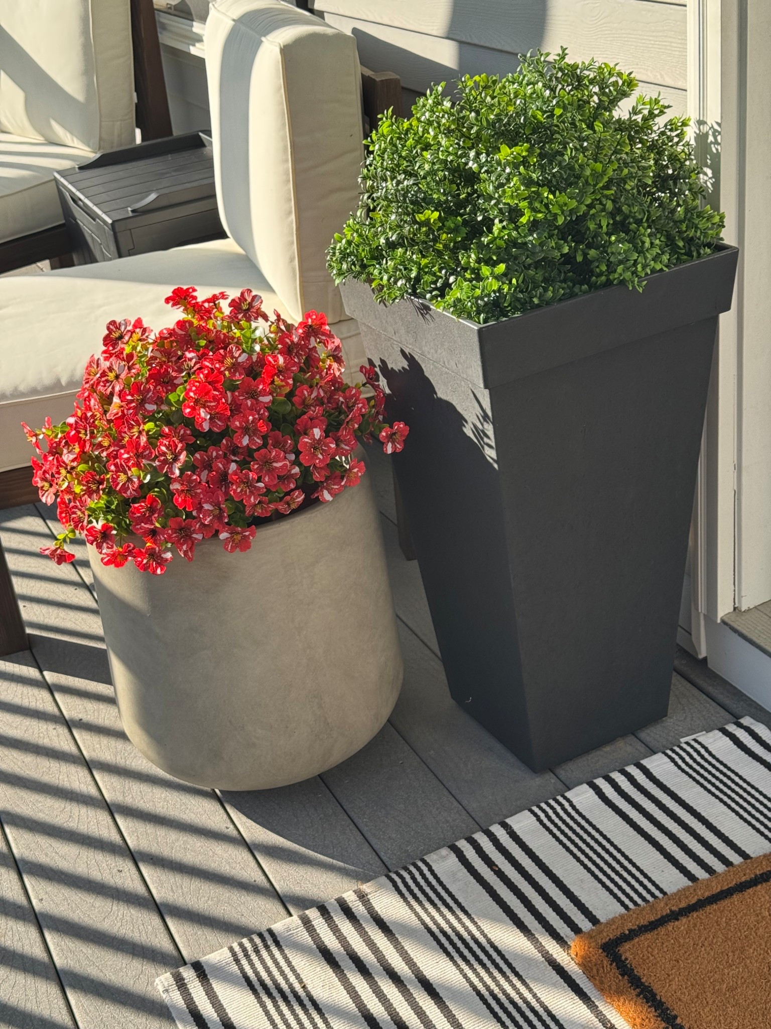 So pleasantly surprised by these faux florals!

Amazon find
Spring porch
Planters
Outdoor decor