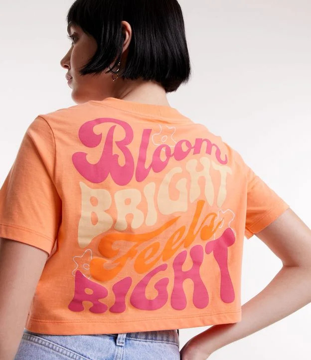 Blusa Cropped em Meia Malha com Estampa Frente e Costas Bloom Bright Feel Right Laranja | Renner (BR)