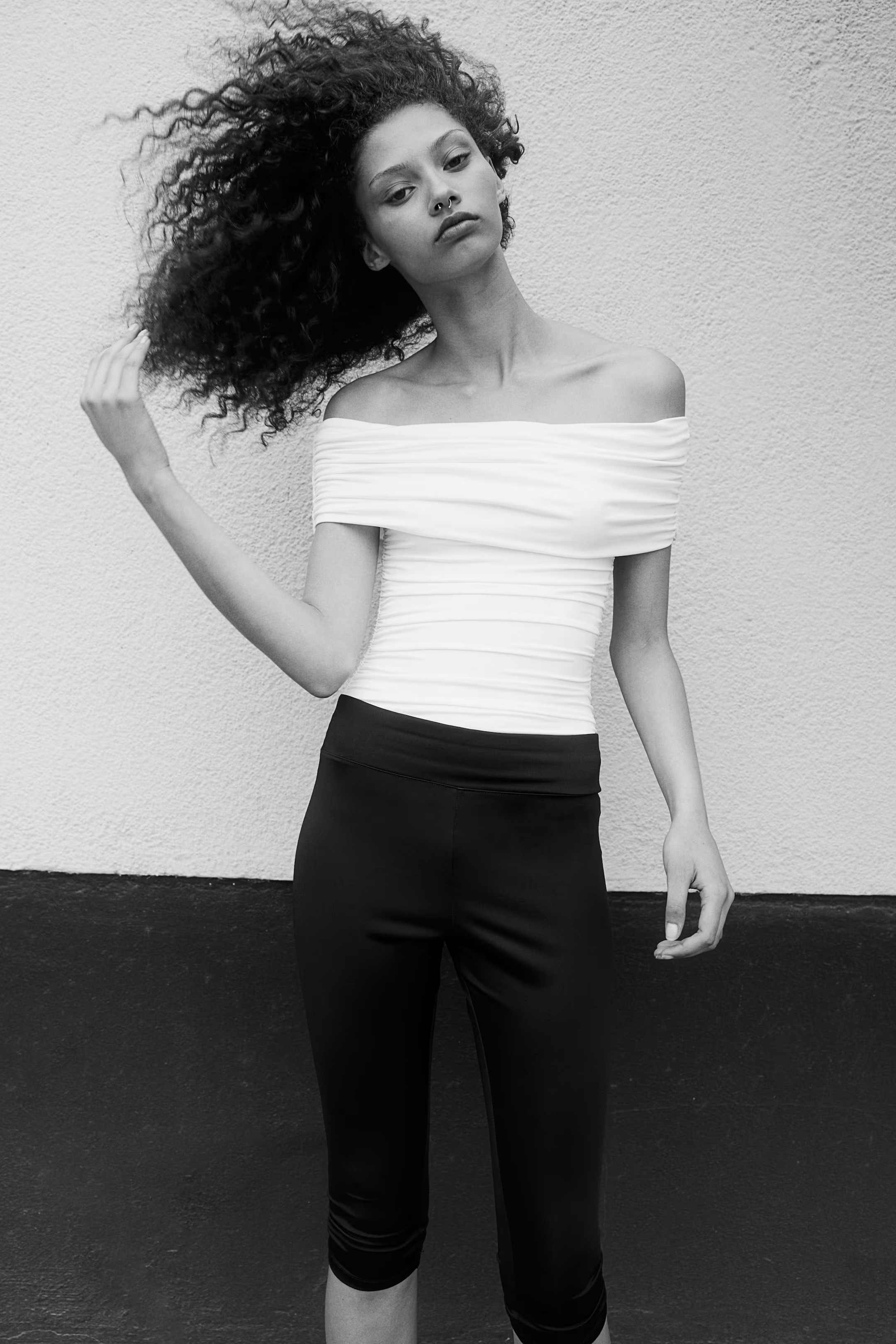 Gathered off-the-shouler body - Short sleeve - Cream - Ladies | H&M GB | H&M (UK, MY, IN, SG, PH, TW, HK)