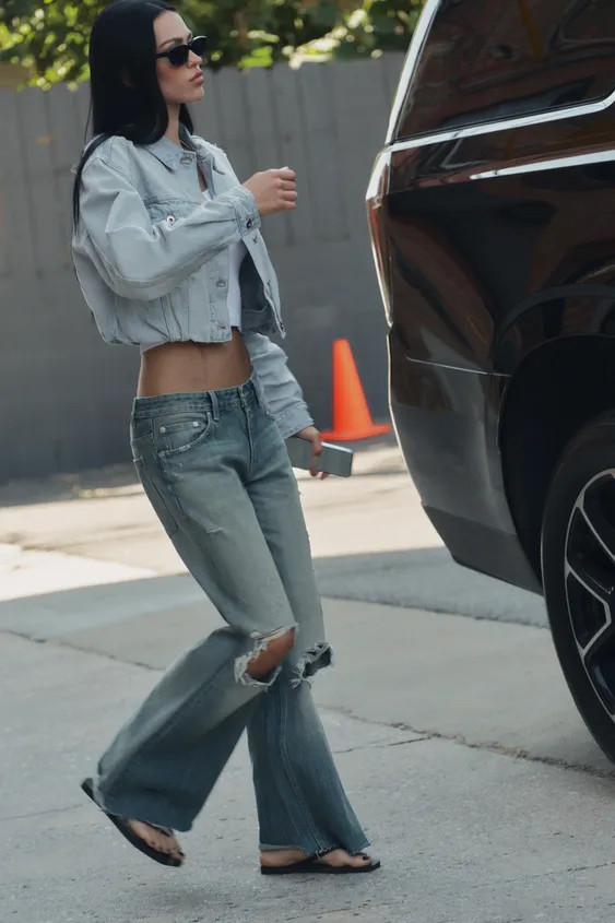 TRF FLARE RIPPED MID-RISE JEANS | Zara US