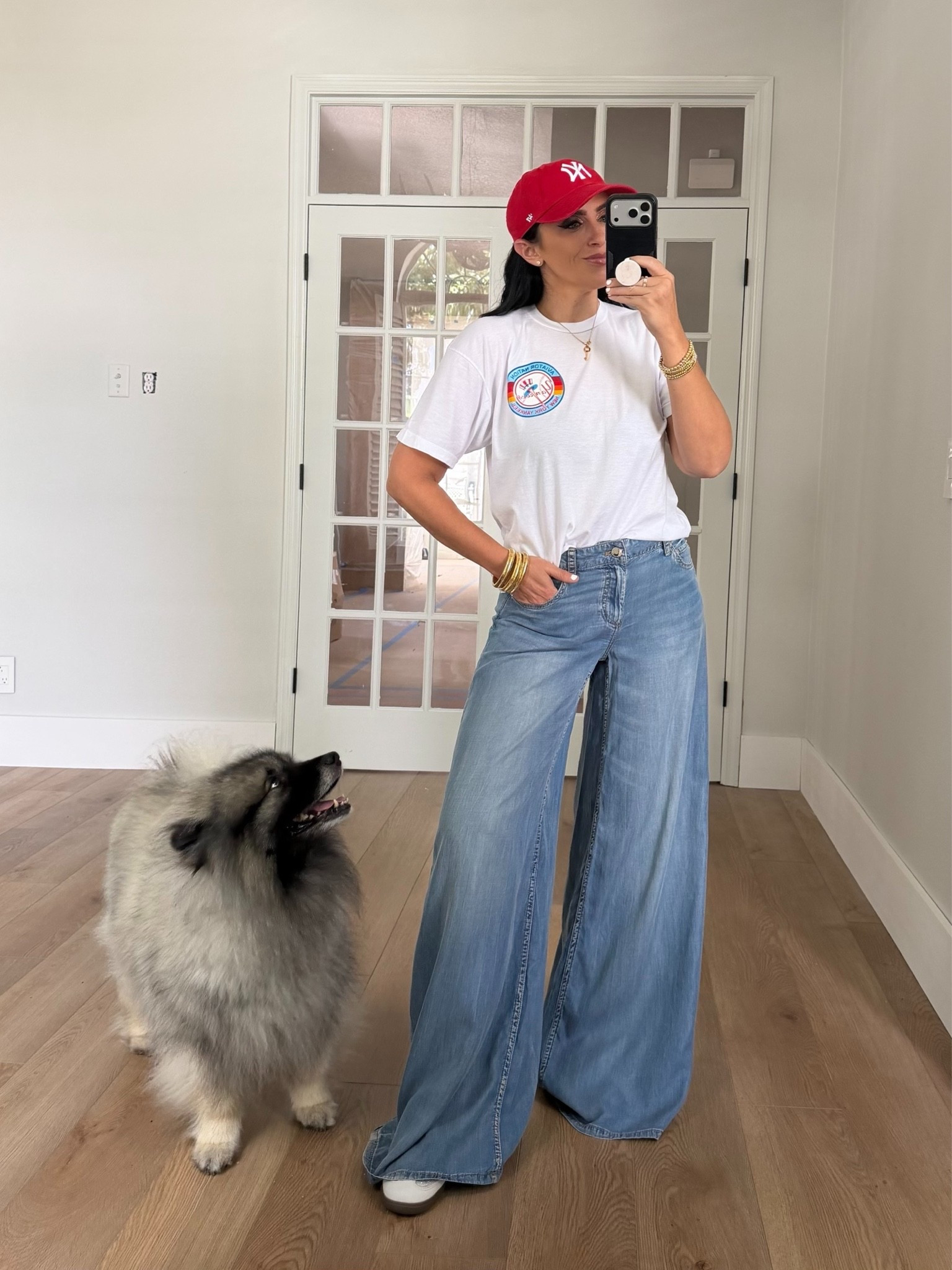 NY Yankees Aviator Nation Boyfriend tee. Alice & Olivia Sidney jeans