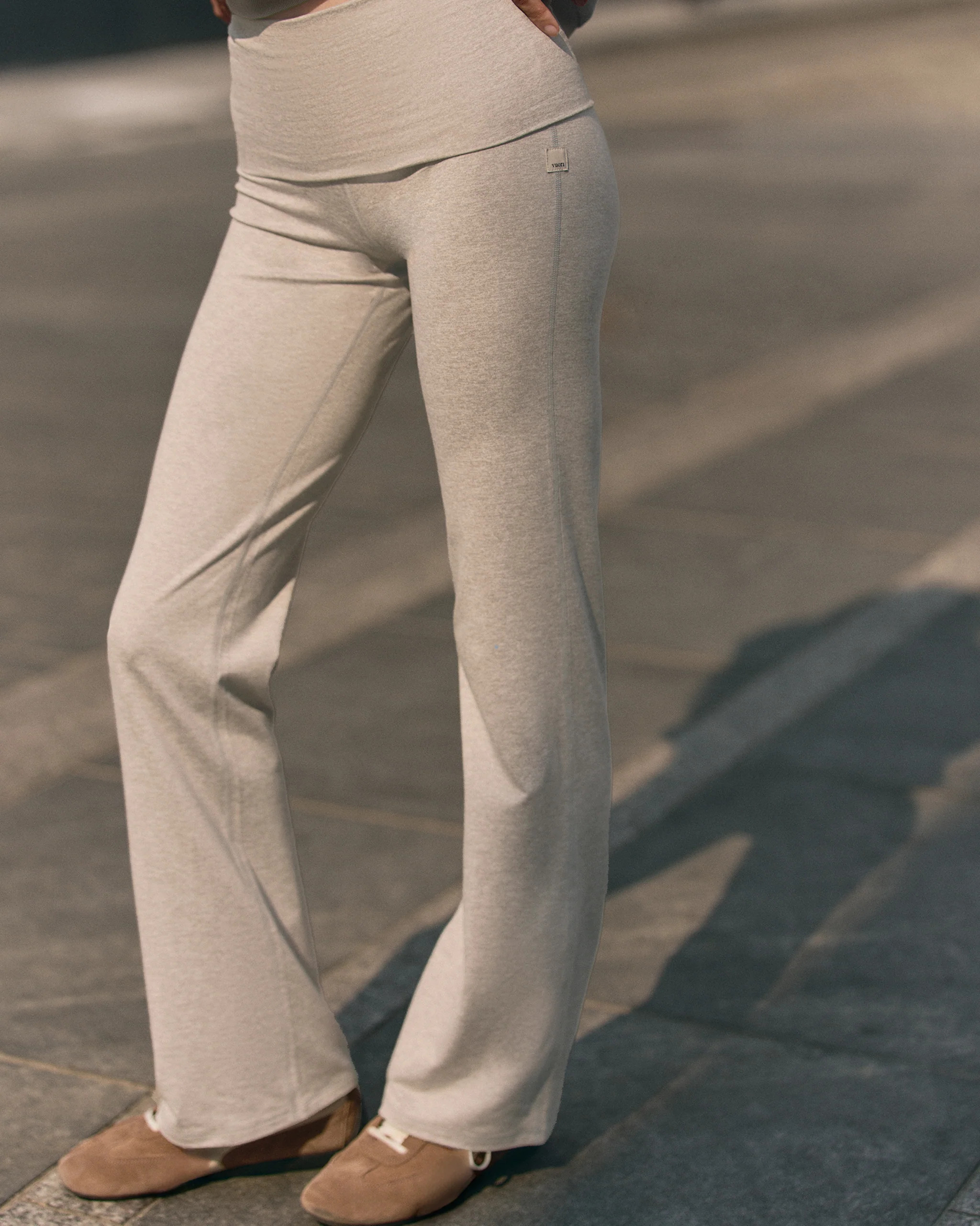 Granite Foldover Straight Leg | Women's Oatmeal Heather Pant | Vuori | Vuori Clothing (US & Canada)