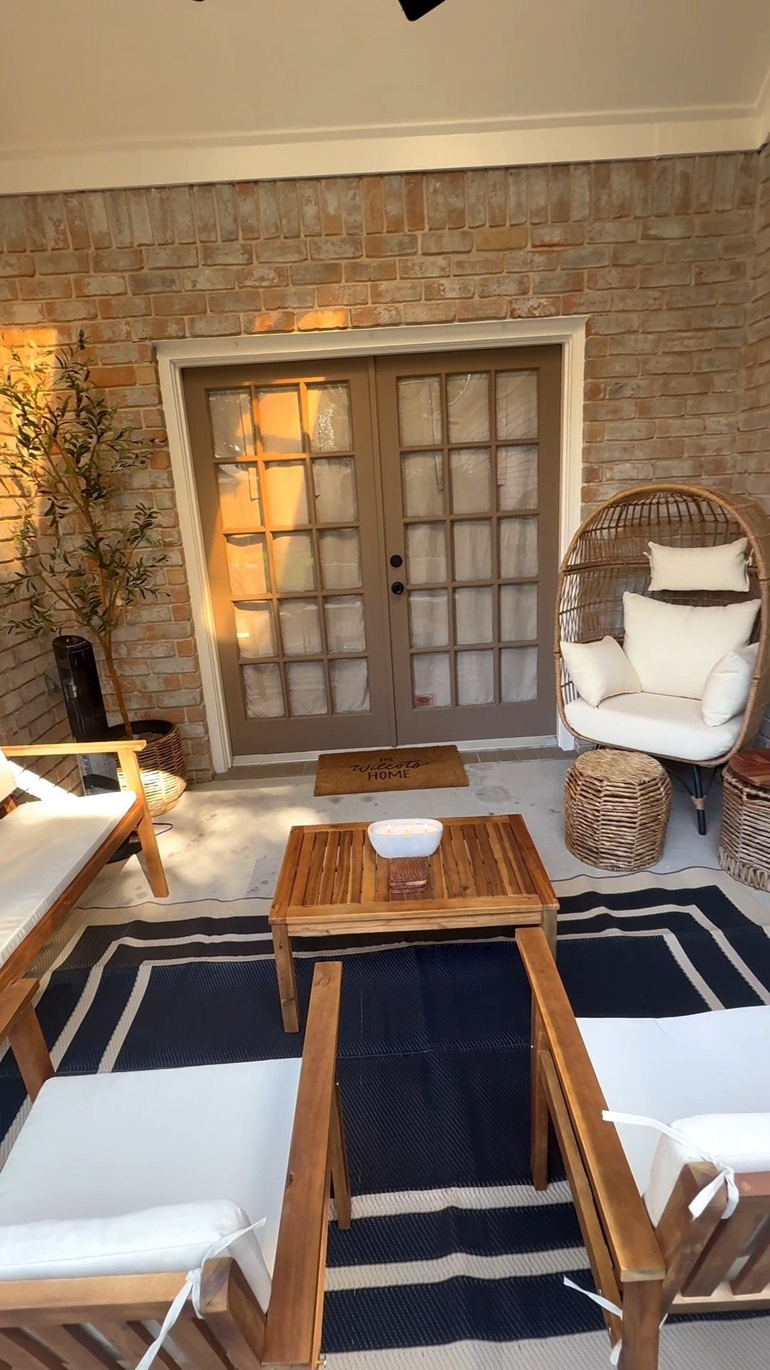 Setting up the patio for Fall! 

#LTKSeasonal #LTKHome