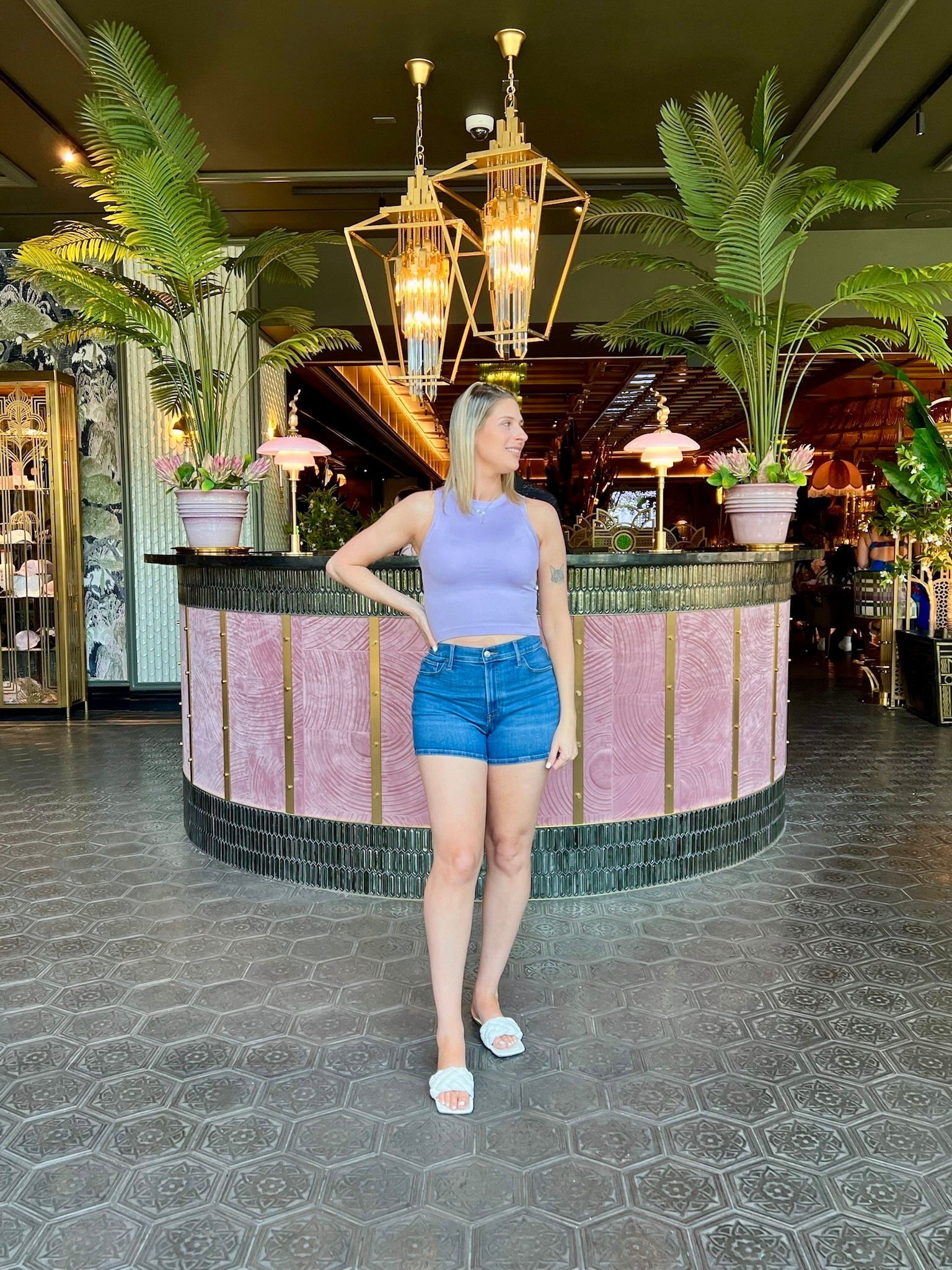 cute brunch outfit 💜 wearing a s/m in top. It has a pretty shiny look in person.

las vegas outfit, daytime outfit, brunch outfit, summer outfit, express top, purple top, seamless top


#LTKSaleAlert #LTKU #LTKTravel