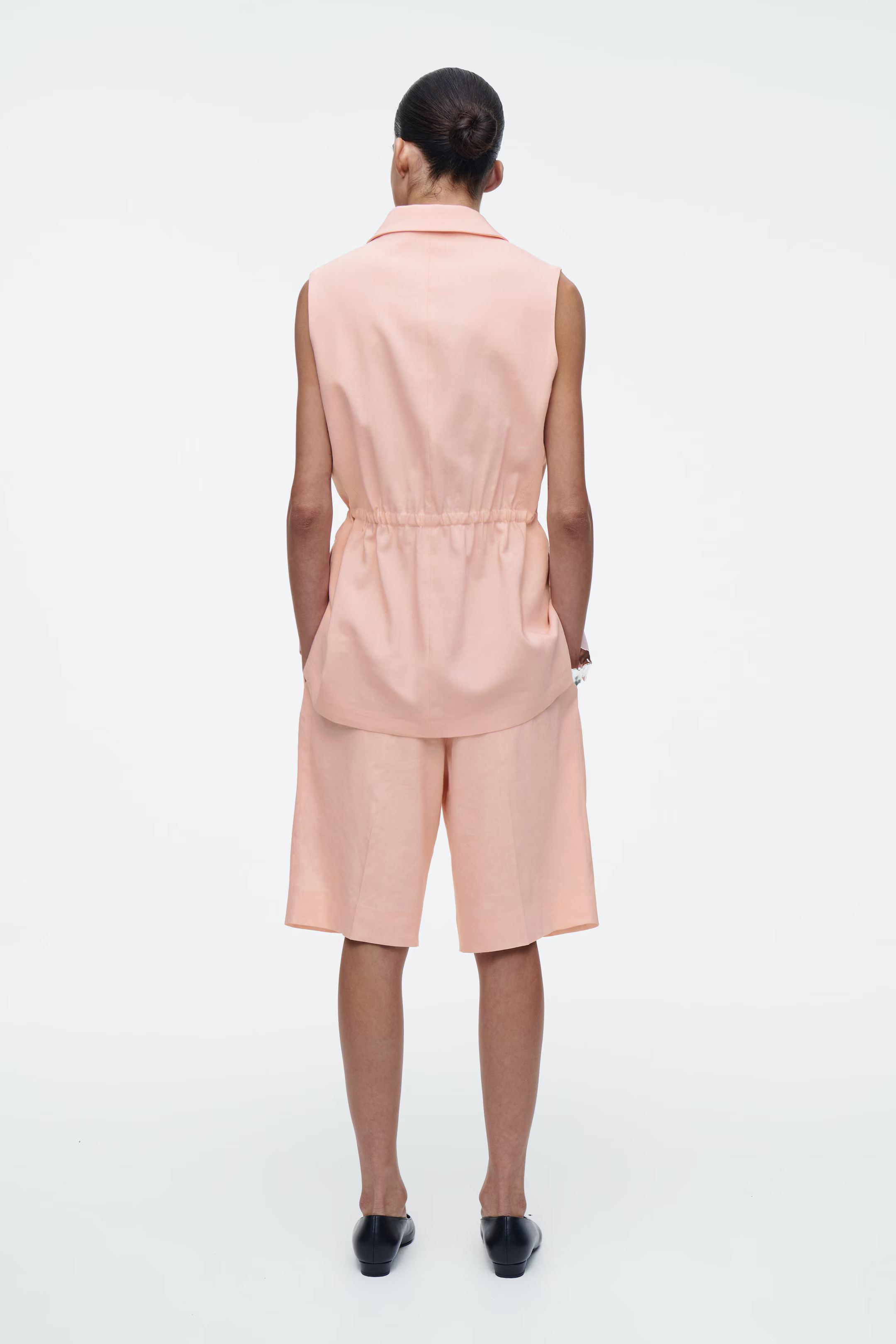 LONGLINE PLEATED LINEN SHORTS | COS (EU)