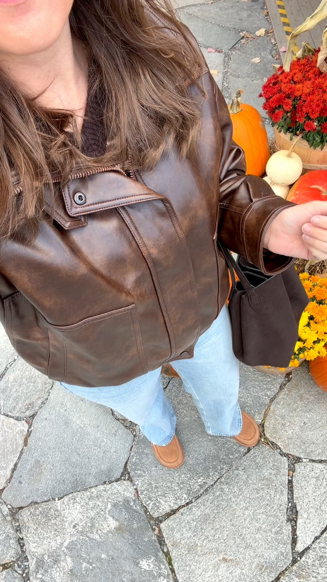 Abercrombie sale!

Wearing mediums

Fall outfits, leather bomber jacket, straight jeans, curvy jeans